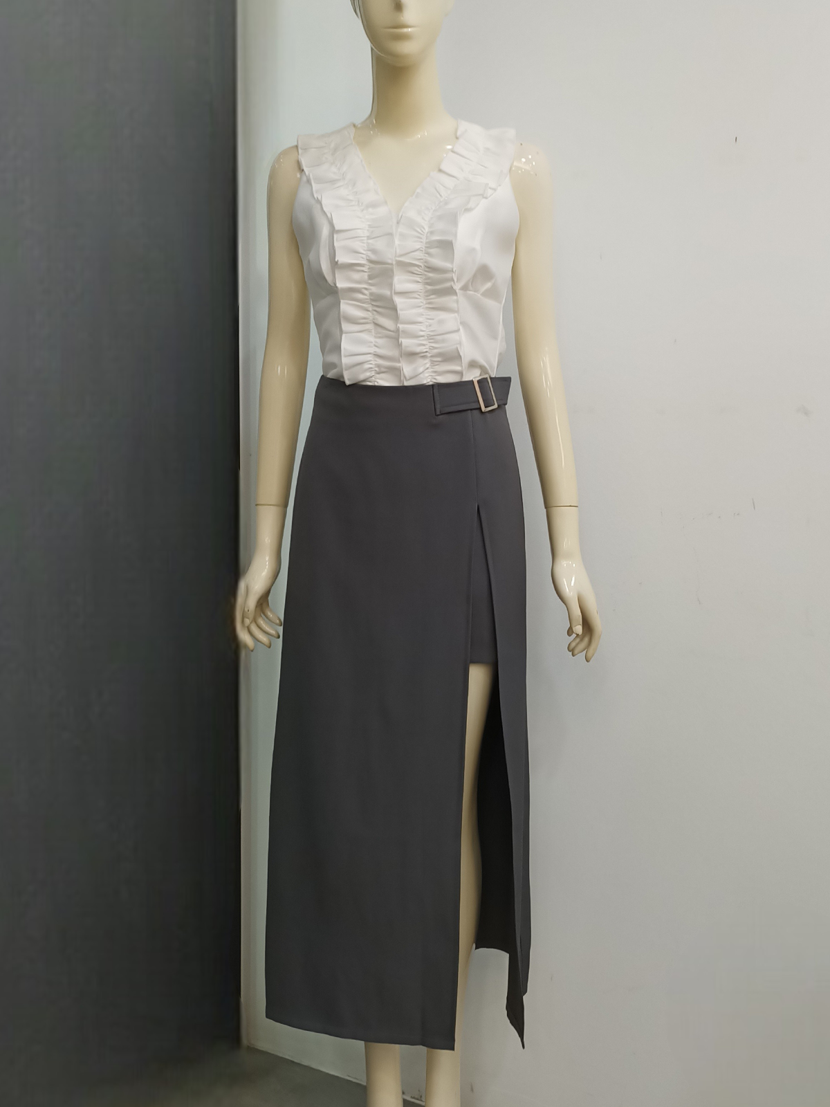 Urban Edge Midi Skirt M136