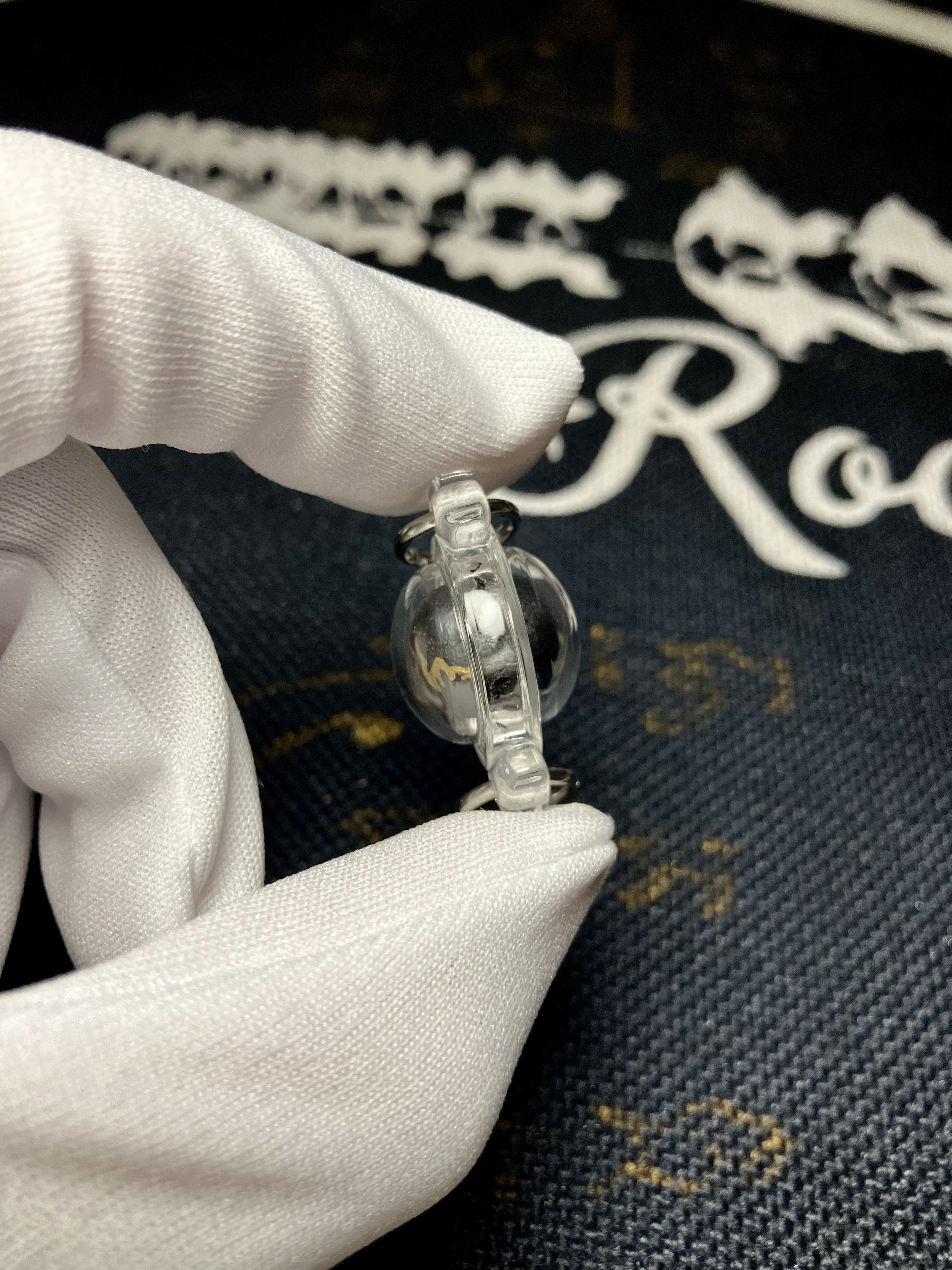 龍婆披贊 佛曆2568 戰勝佛符珠 僅製300枚｜附師父親手寫符｜光學級高透3扣防水殼
