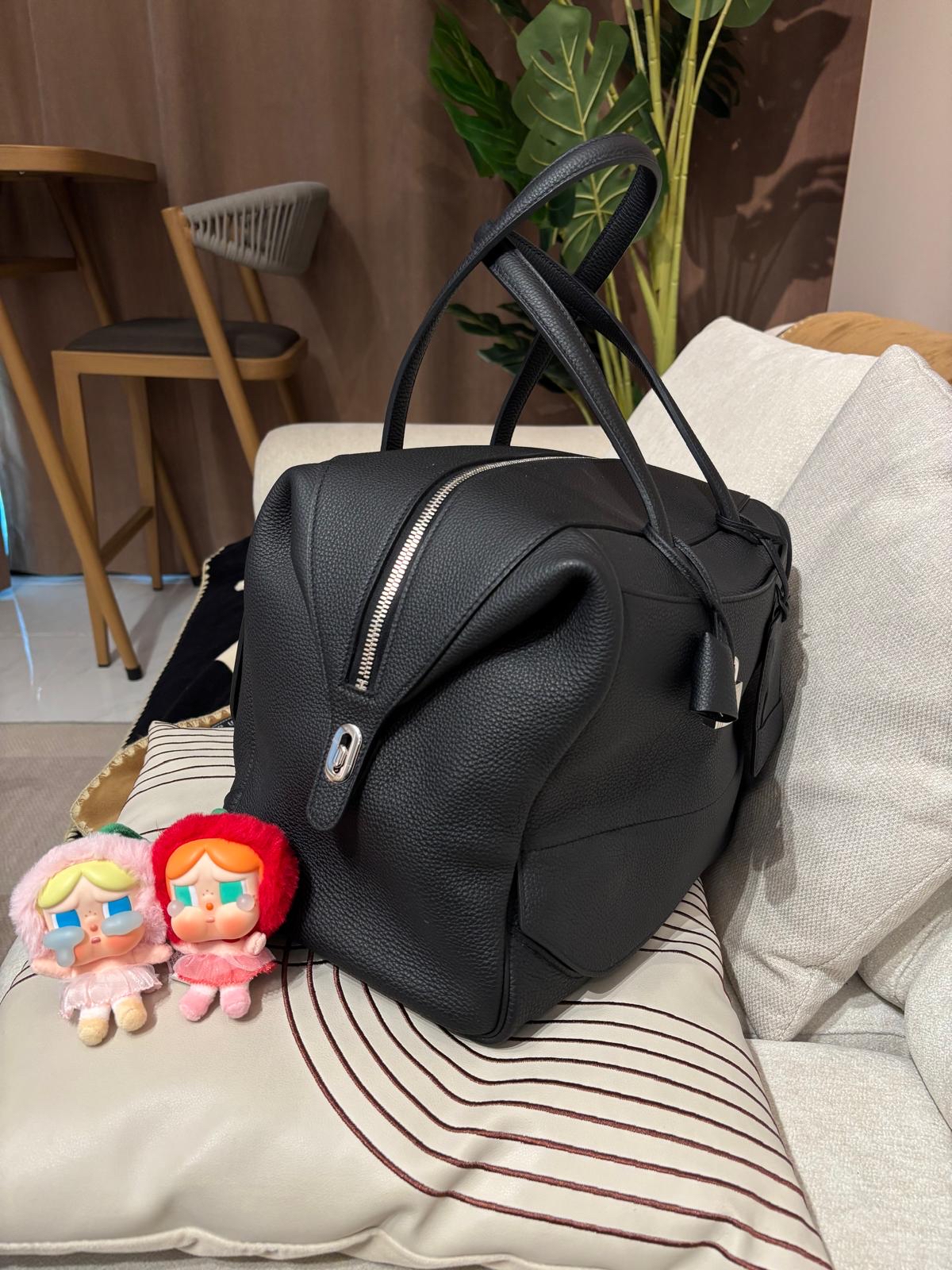 HERMES Wallago Cabine 35 Stamp A 89 Noir Togo Calfskin 100%Authentic, 98%new ✅Key Lock✅Dust bag