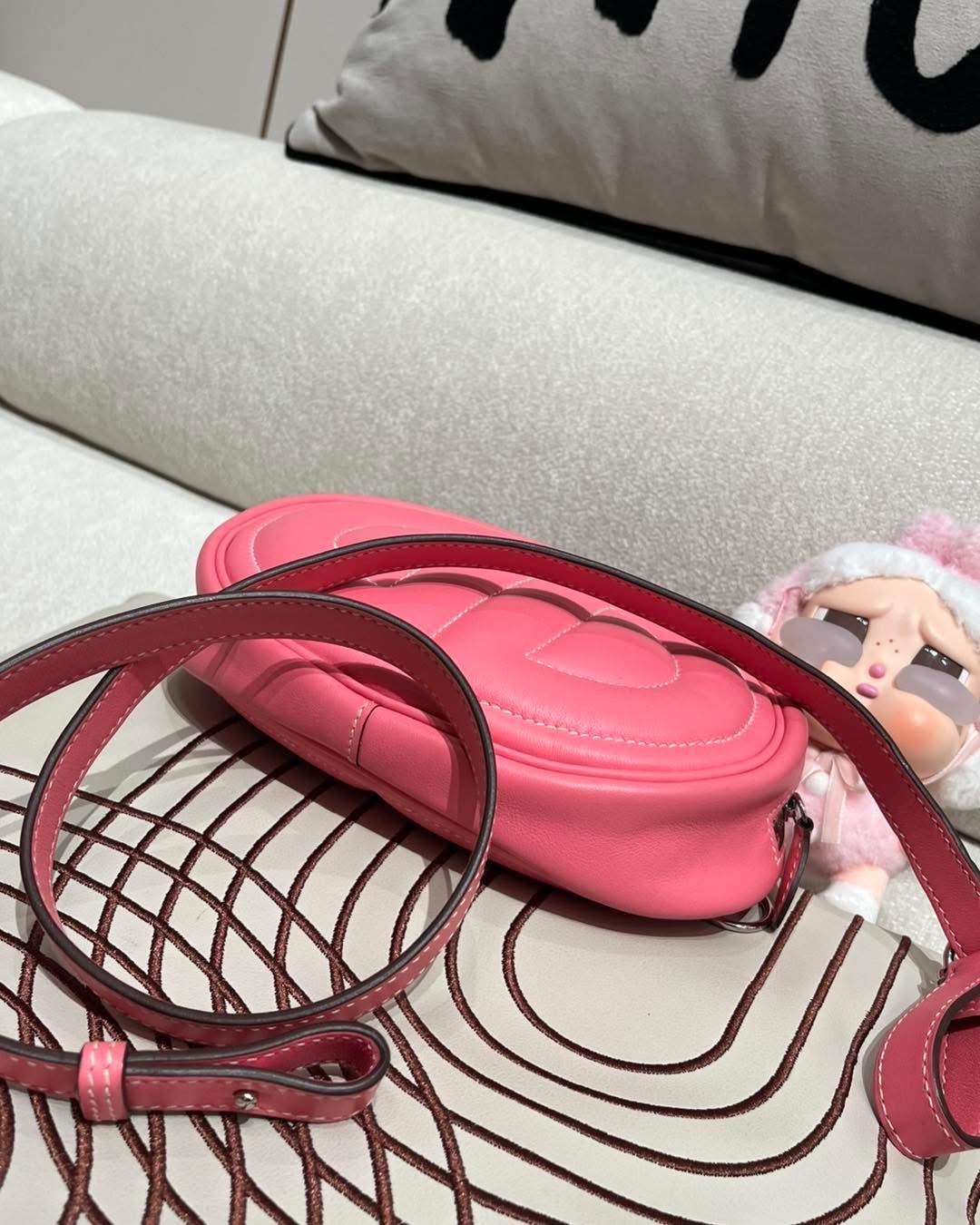 Hermes in the loop belt bag STAMP Y ,100%Authentic,98%new✅dust bag