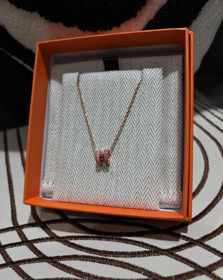 全新 Hermes mini pop h necklace 奶茶拼色玫瑰金 100%Authentic, 全新  ✅dust bag ✅box