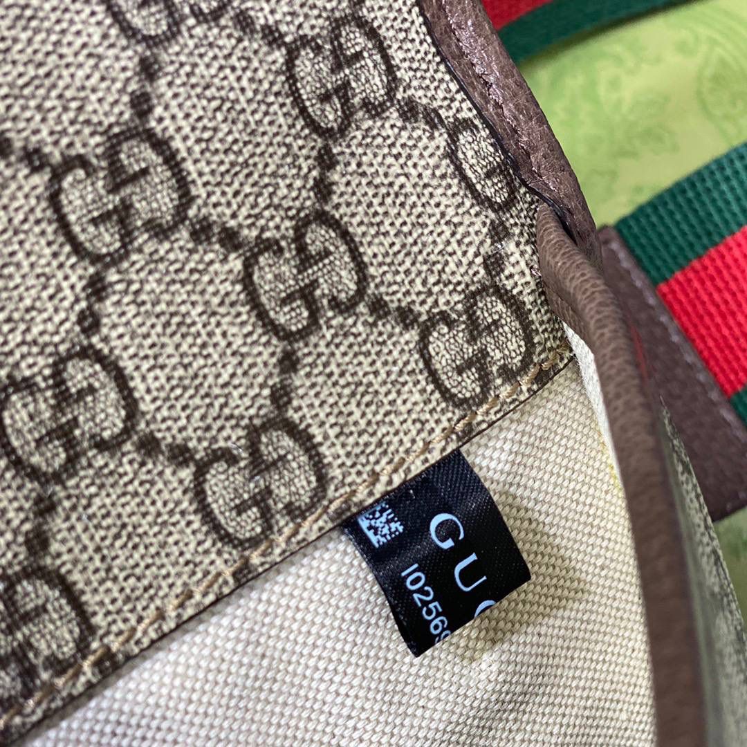 ✅斜挎包：全新包装 型号：489617 尺寸：20*13*2.5cm