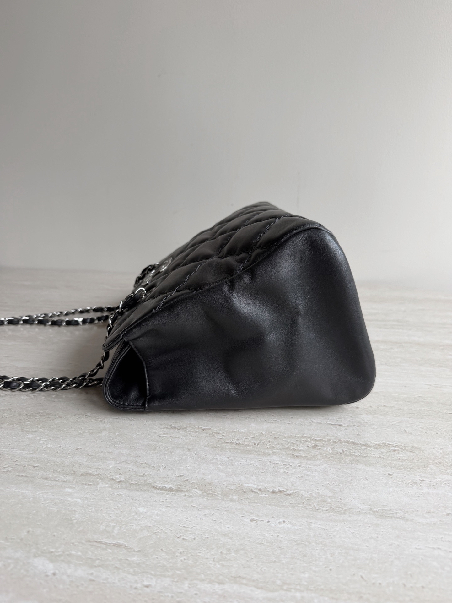 【預訂貨品】Chanel黑銀雙C tote bag