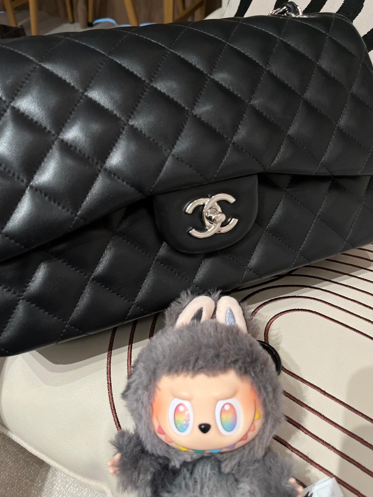 Chanel classic flap 30cm,jumbo A58600 黑色羊皮銀扣100%Authentic ,98%new ✅20card ✅塵袋✅box 