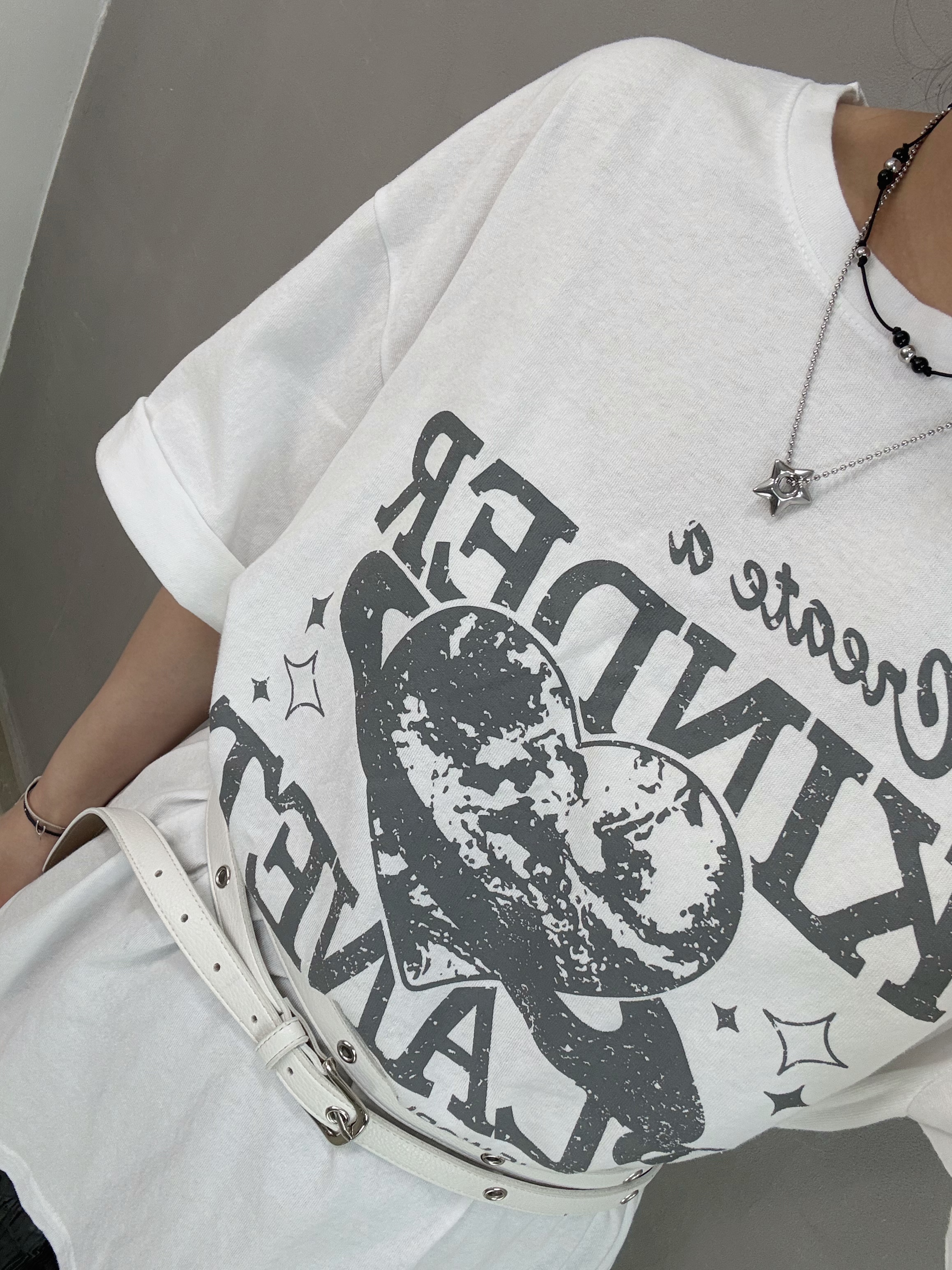 V66 心心星球Print Tee