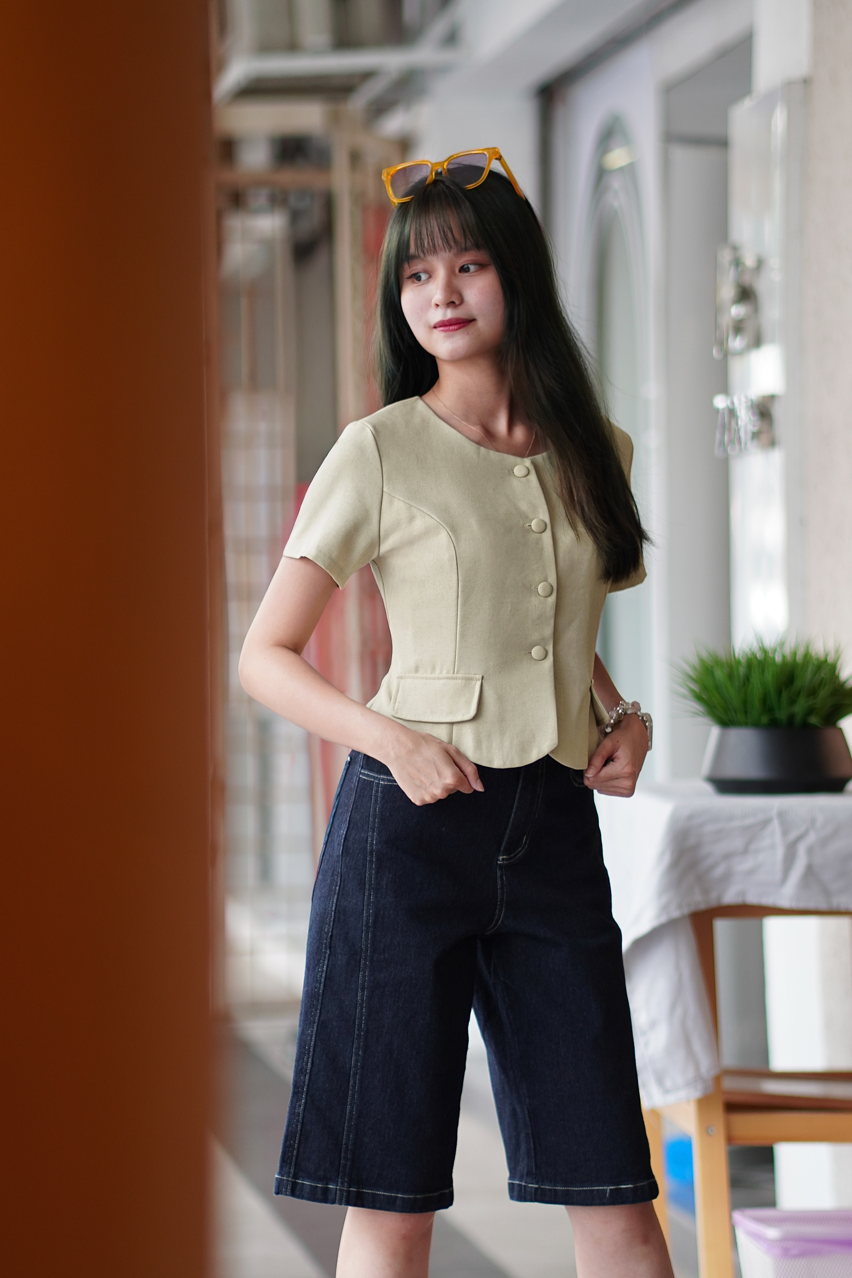 30575 Muse Tailored Crop Top