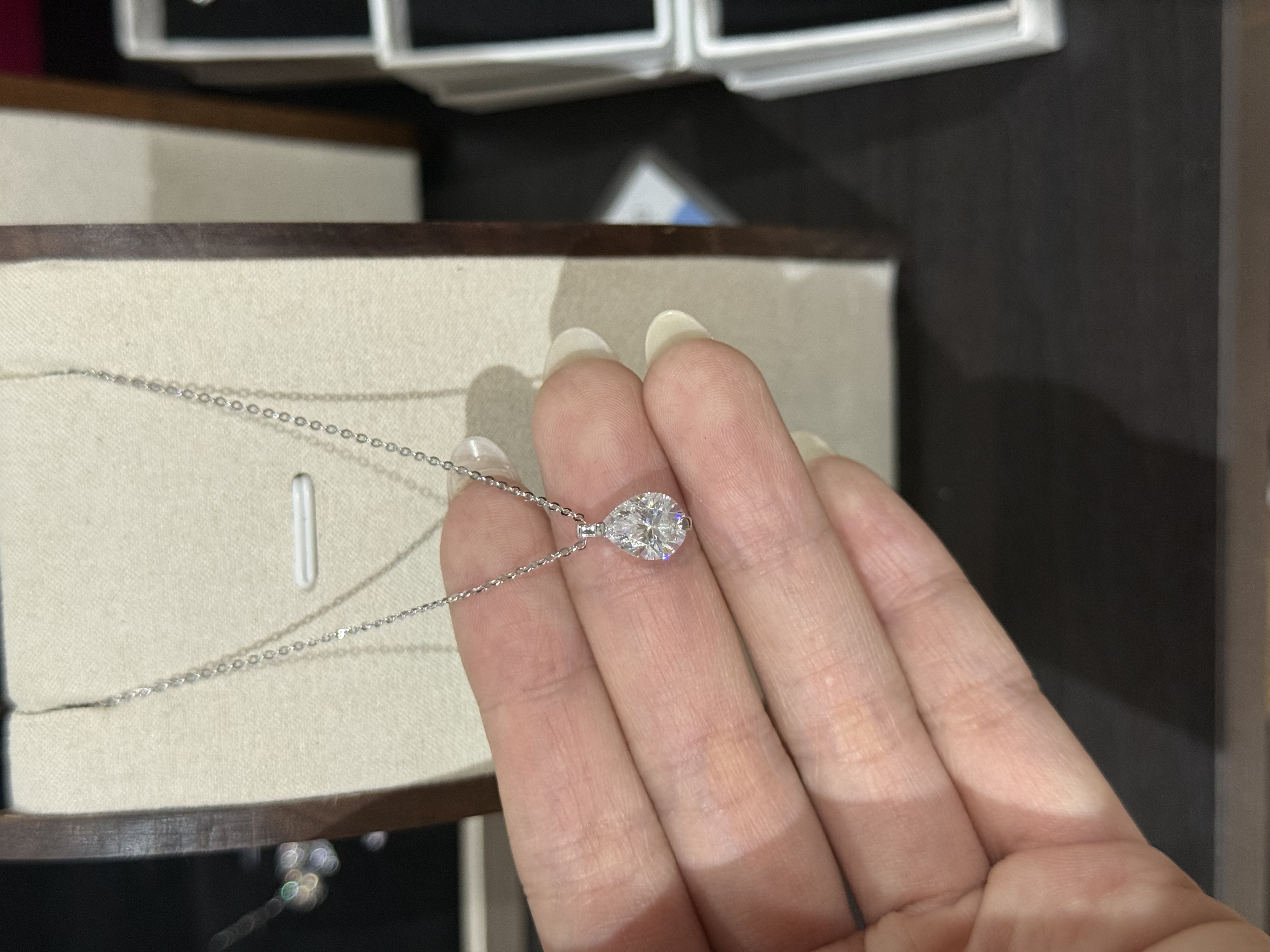 简约水滴2克拉莫桑钻项链 Simple Teardrop Moissanite Necklace 2 Carat