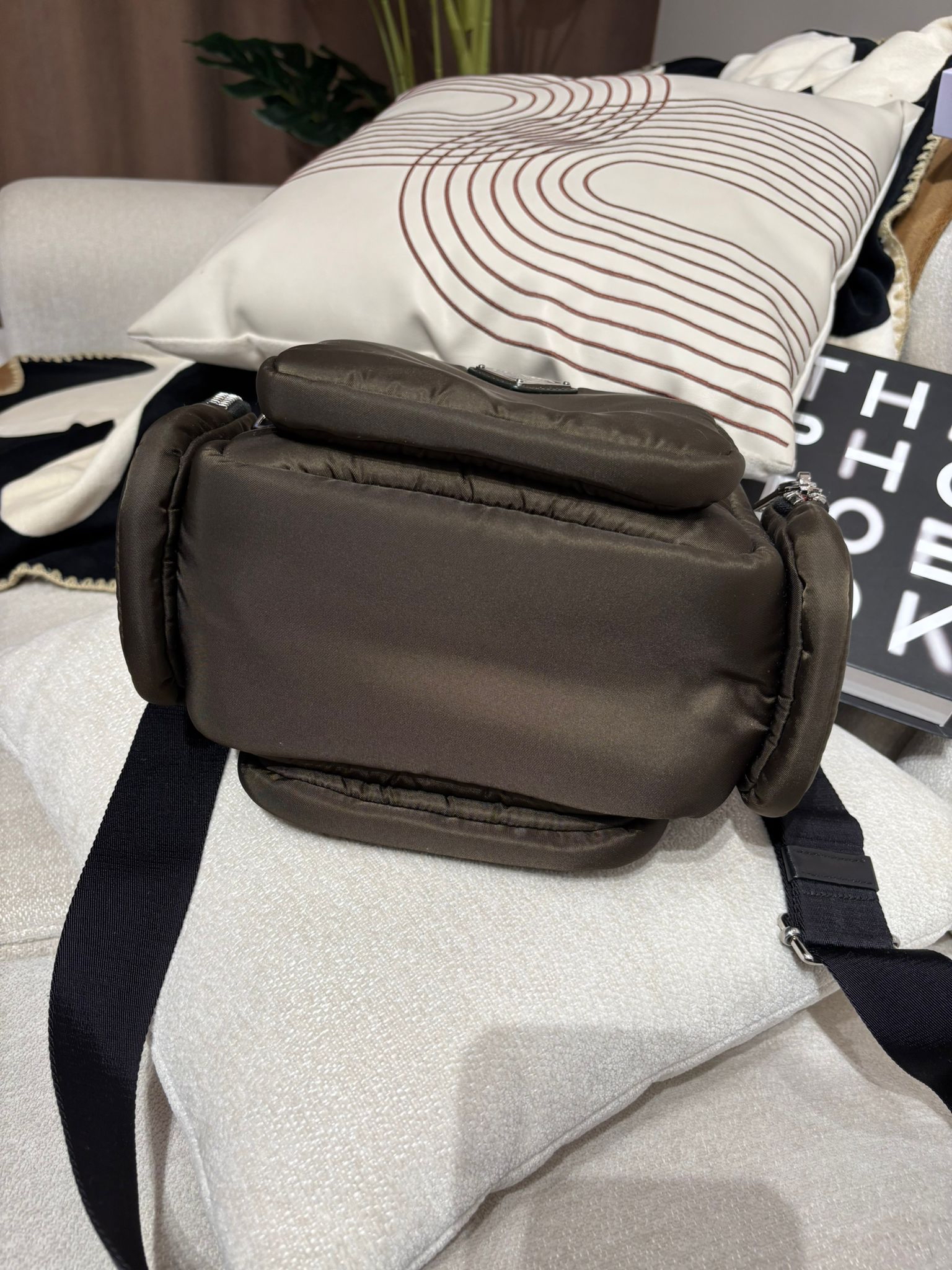 Prada Tessuto Cargo Bag nylon 100%Authentic, 95%new ✅dust bag