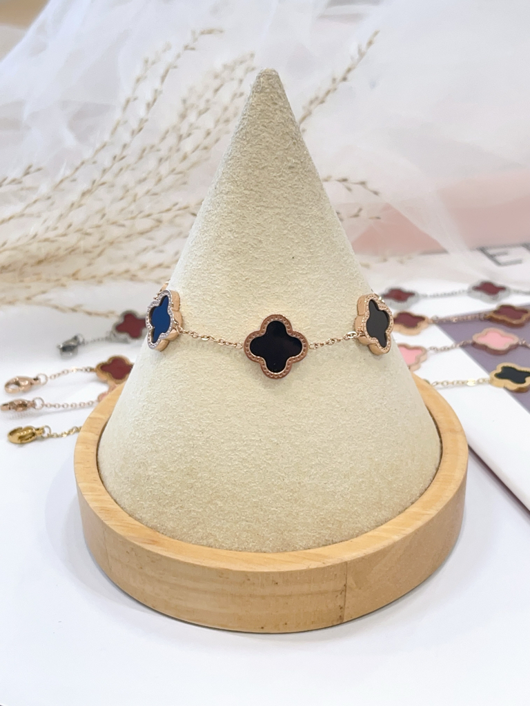 边边不同色四叶草钛钢手链🍀