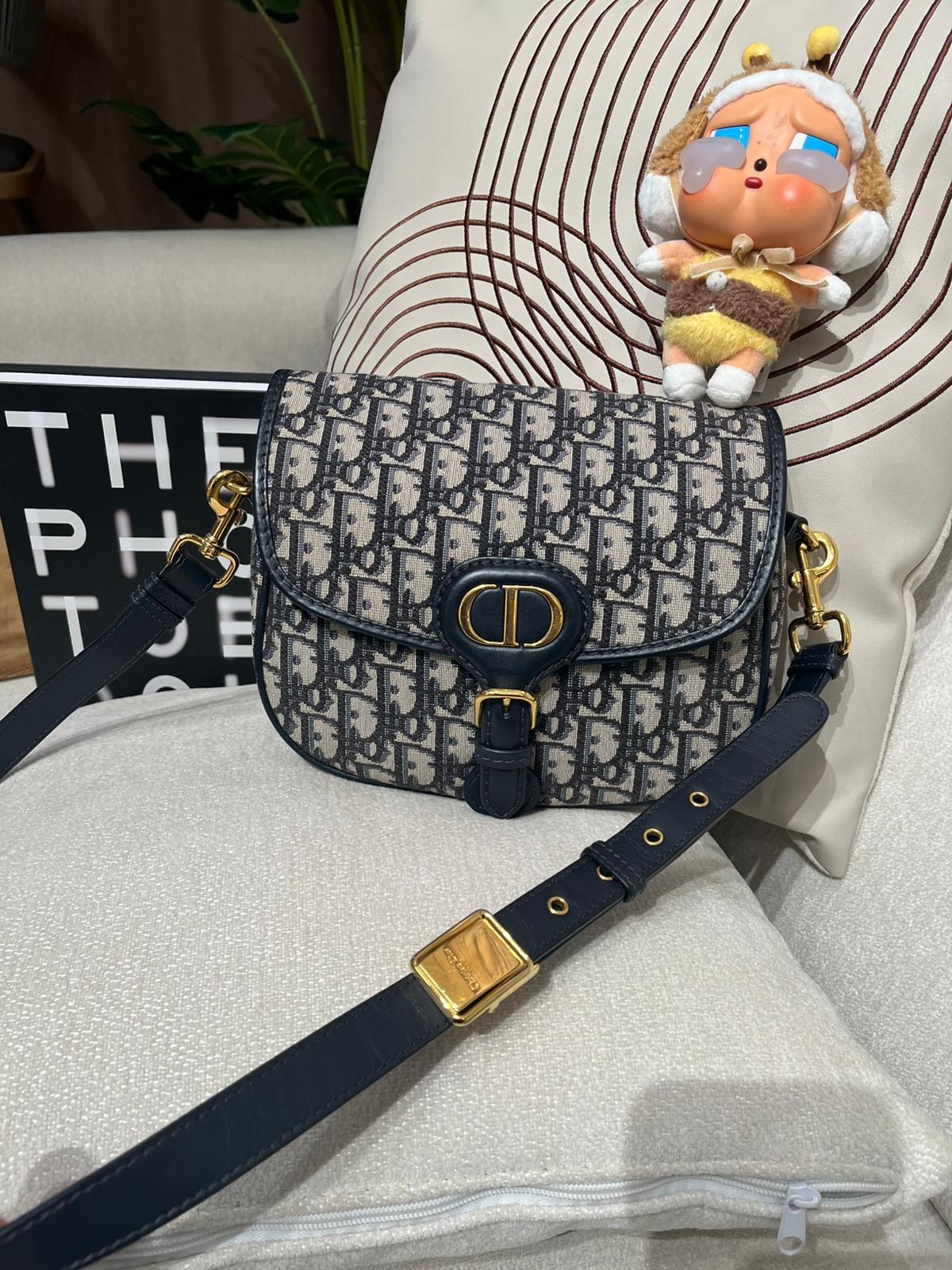 Dior Bobby medium  ,100%Authentic,93%new ✅dust bag 