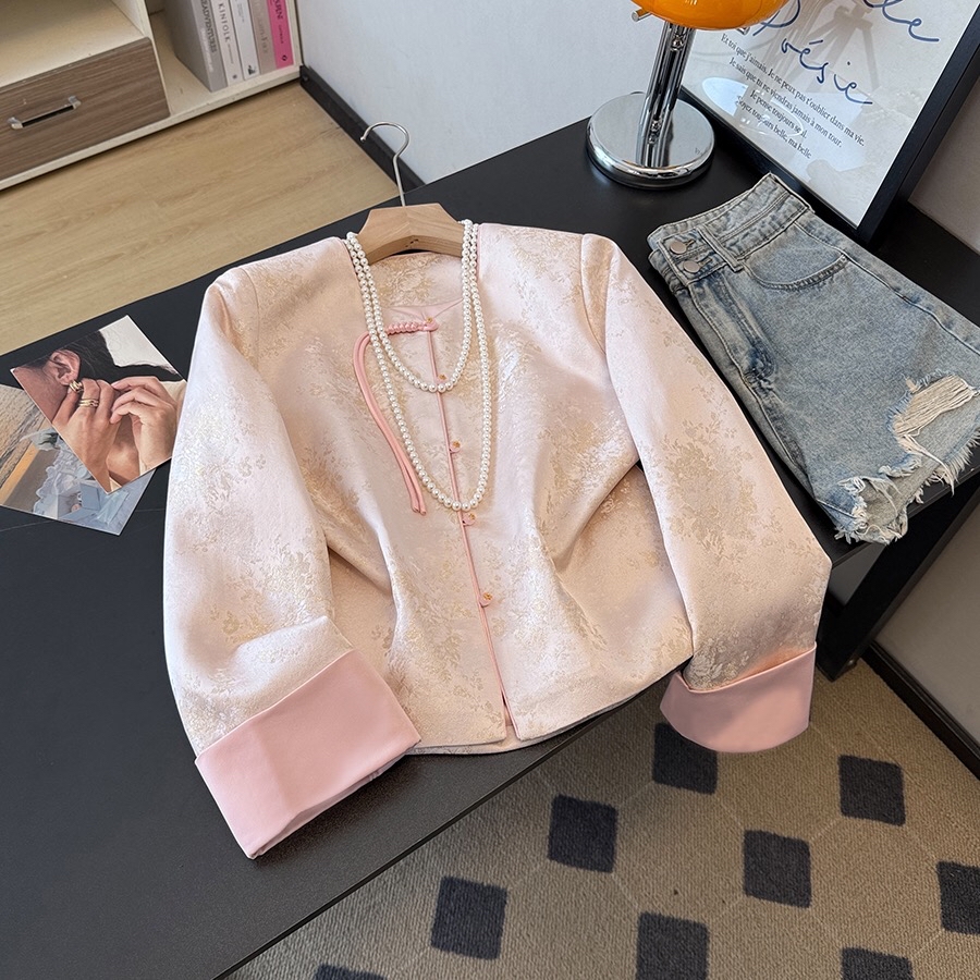 B160(9929) 新中式气质花纹复古缎面提花卷边袖单珠子流苏盘扣紫外套上衣