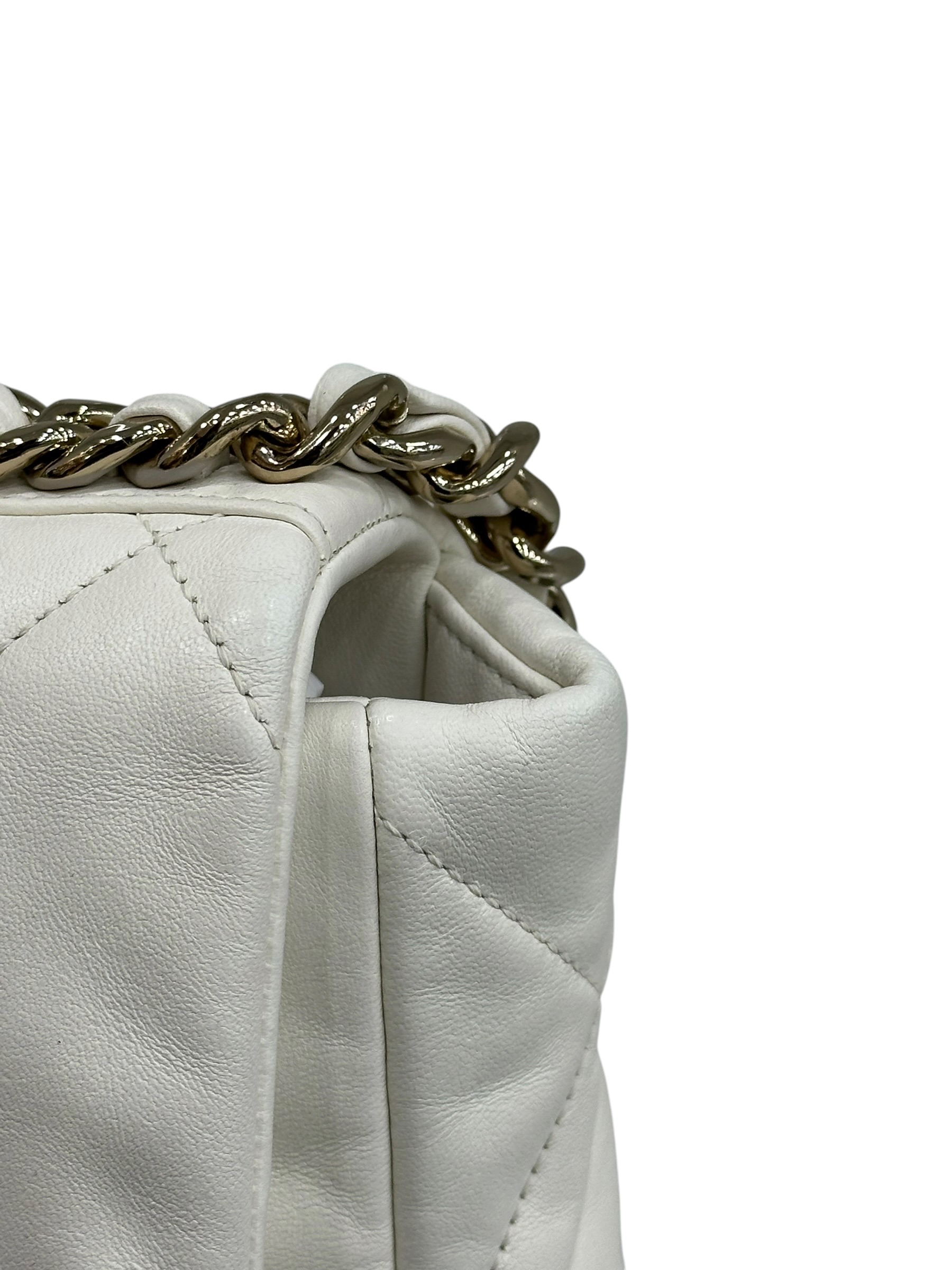 Pre-Owned CHANEL 19 Flap Bag / Product Code: 072103
