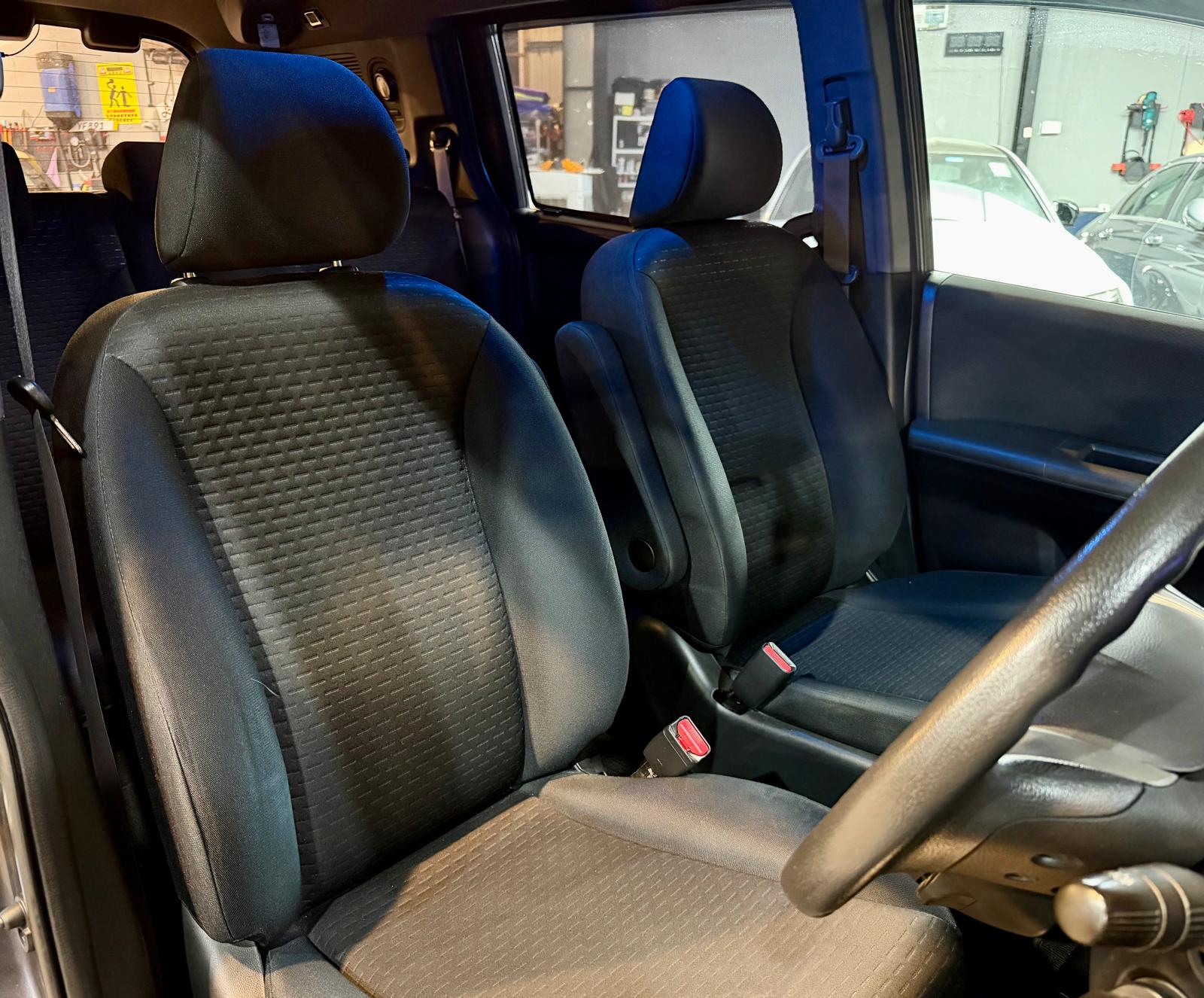 Honda Freed SPIKE Hybrid 2013