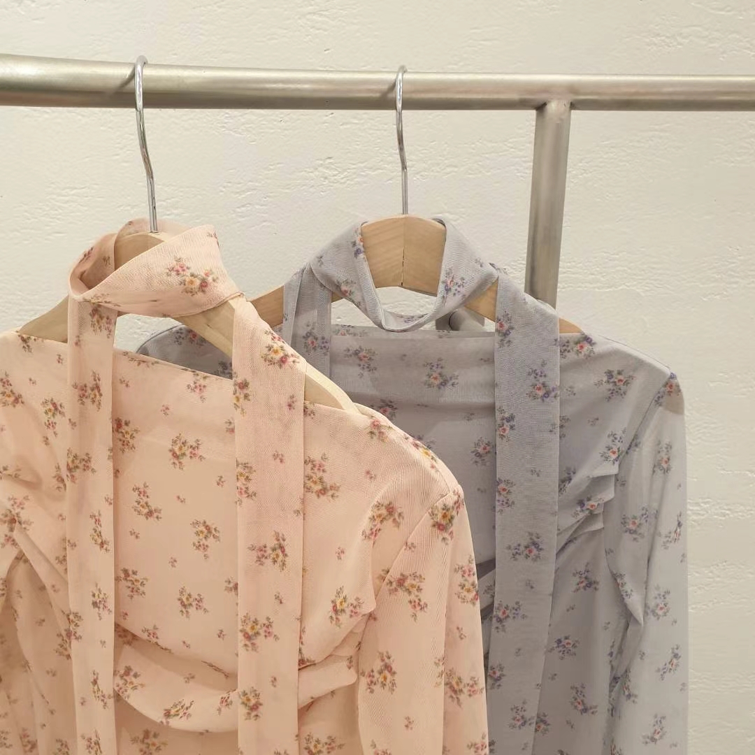 Vintage Floral Chiffon Long Sleeve Blouse with Adjustable Neck Tie ‖ 复古碎花雪纺立领长袖上衣（领口系带可自由打结或自然垂落）英文KR01621