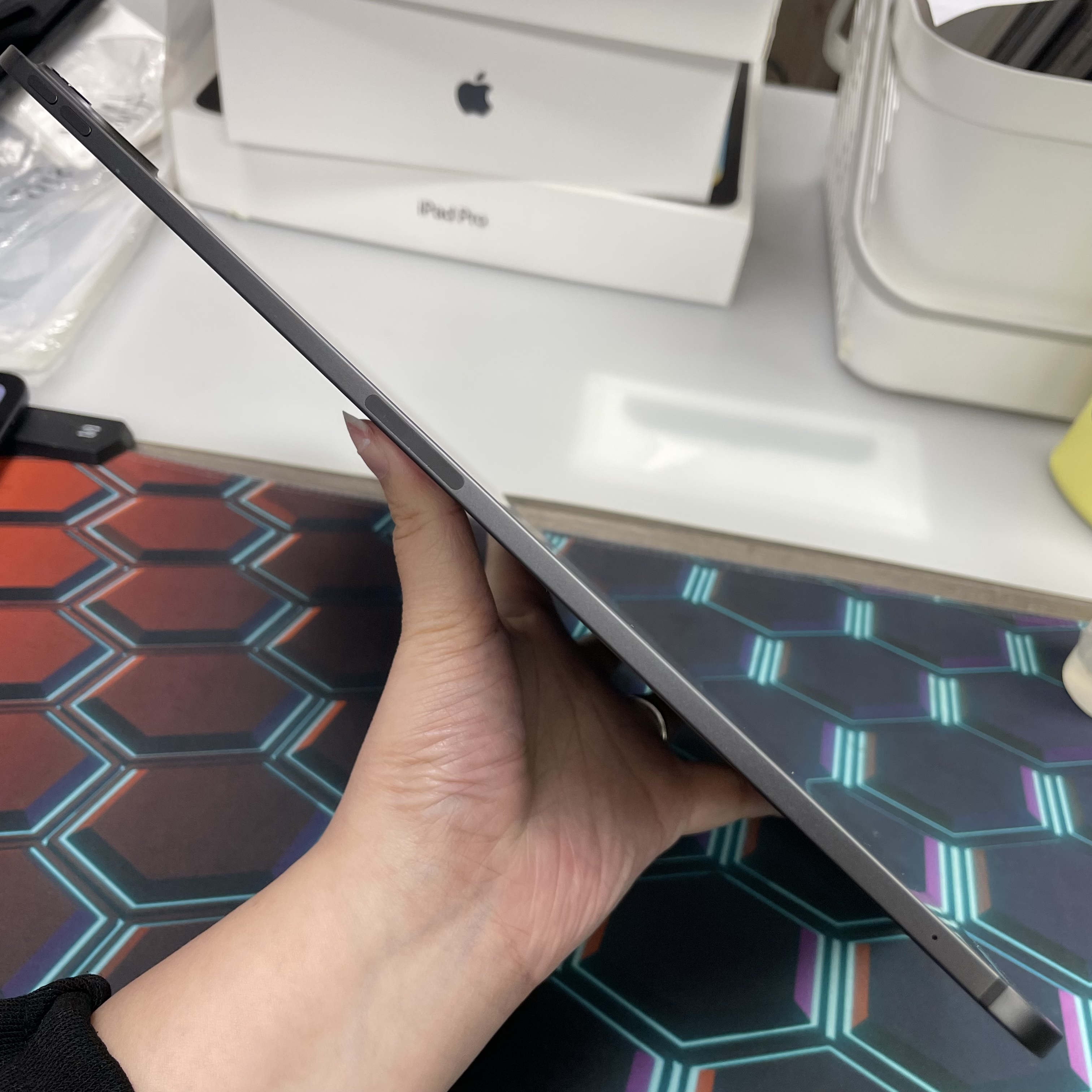 *7768100 iPad Pro 8 13吋 M5 未使用品 256GB 5G版 黑色 black