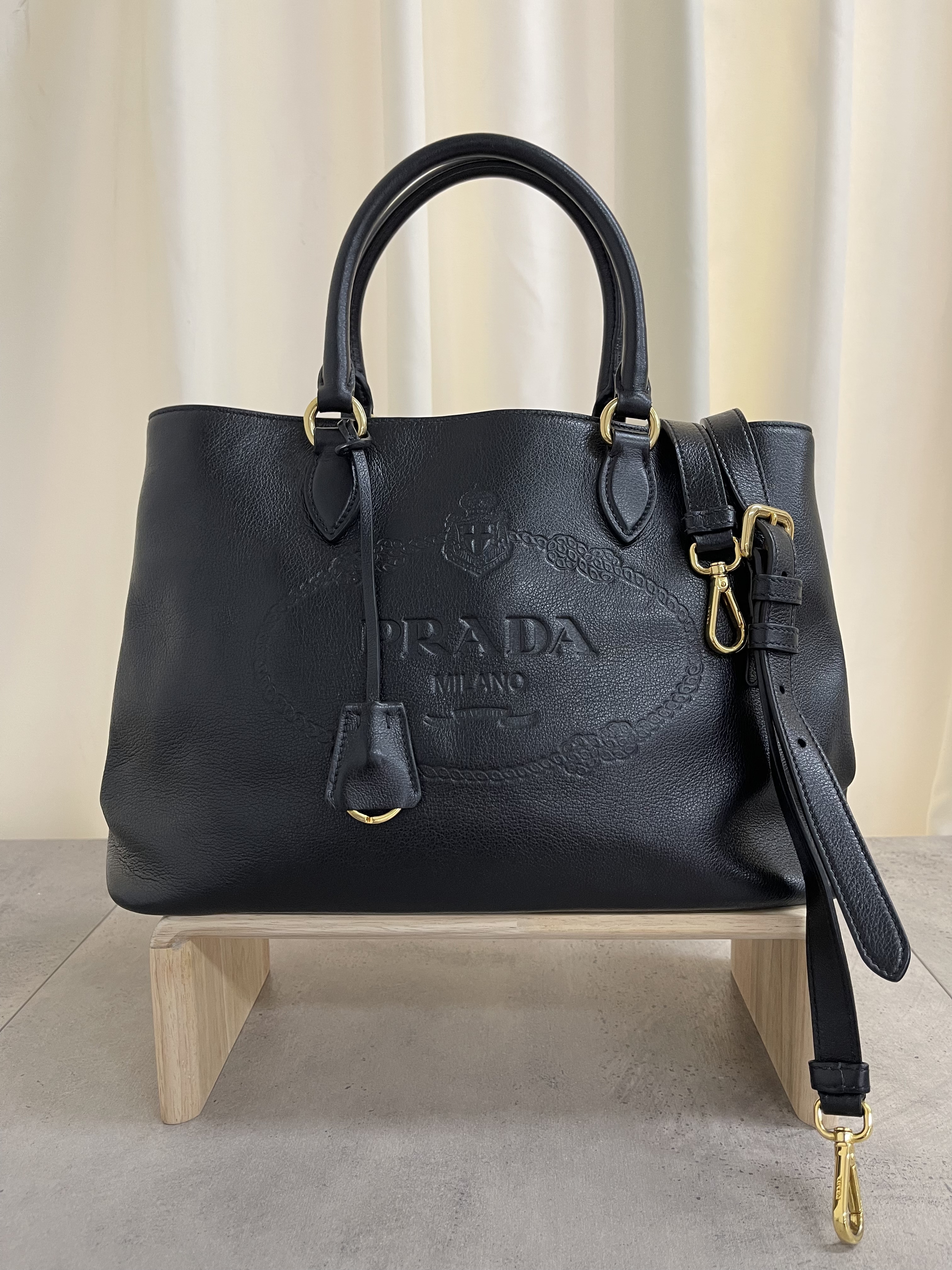 Pre-owned Prada Handbag / Product Code: 26012701