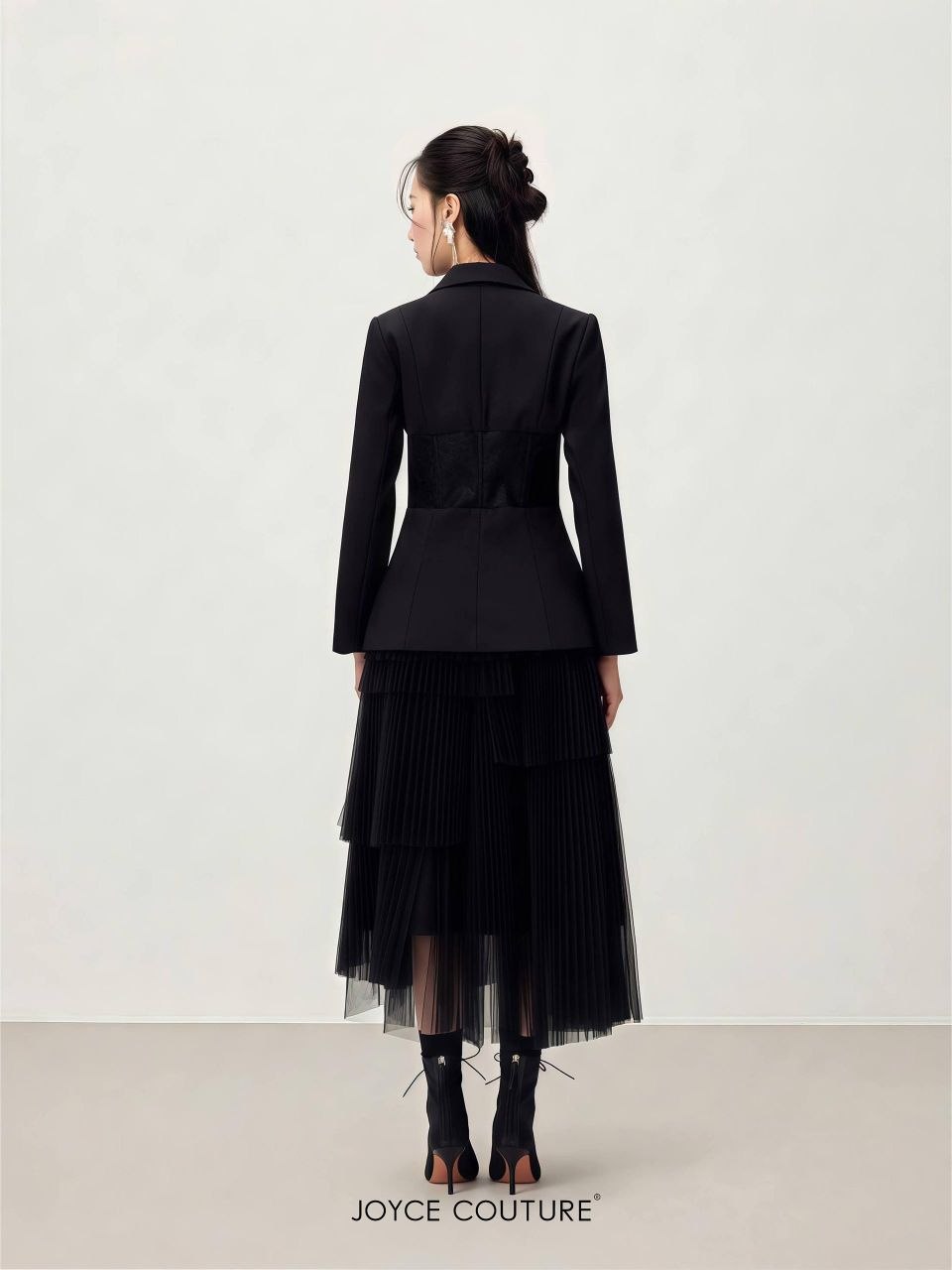 V领修身外套 T0750