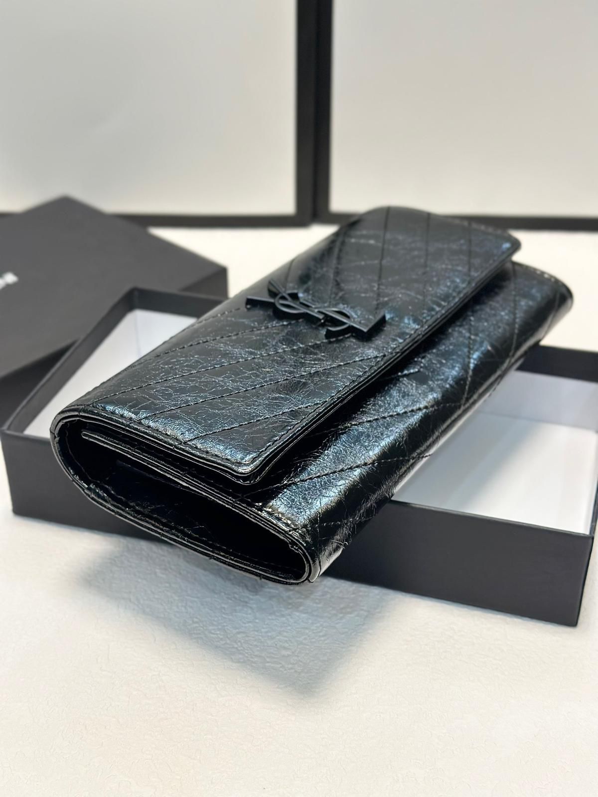 $ 288隻。新款單拉鏈錢Y*SL包登場！進口油蠟小牛皮+V形菱格紋，19×10cm