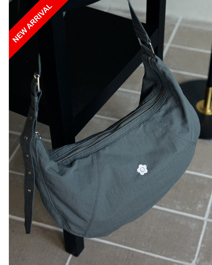 日本代購【﻿ 2026新色 日本直送 MARY QUANT × PUBLUX 別注 刺繡 花花logo 尼龍 輕便 單肩袋 |  側孭袋  | one-point embroidery nylon shoulder bag 】