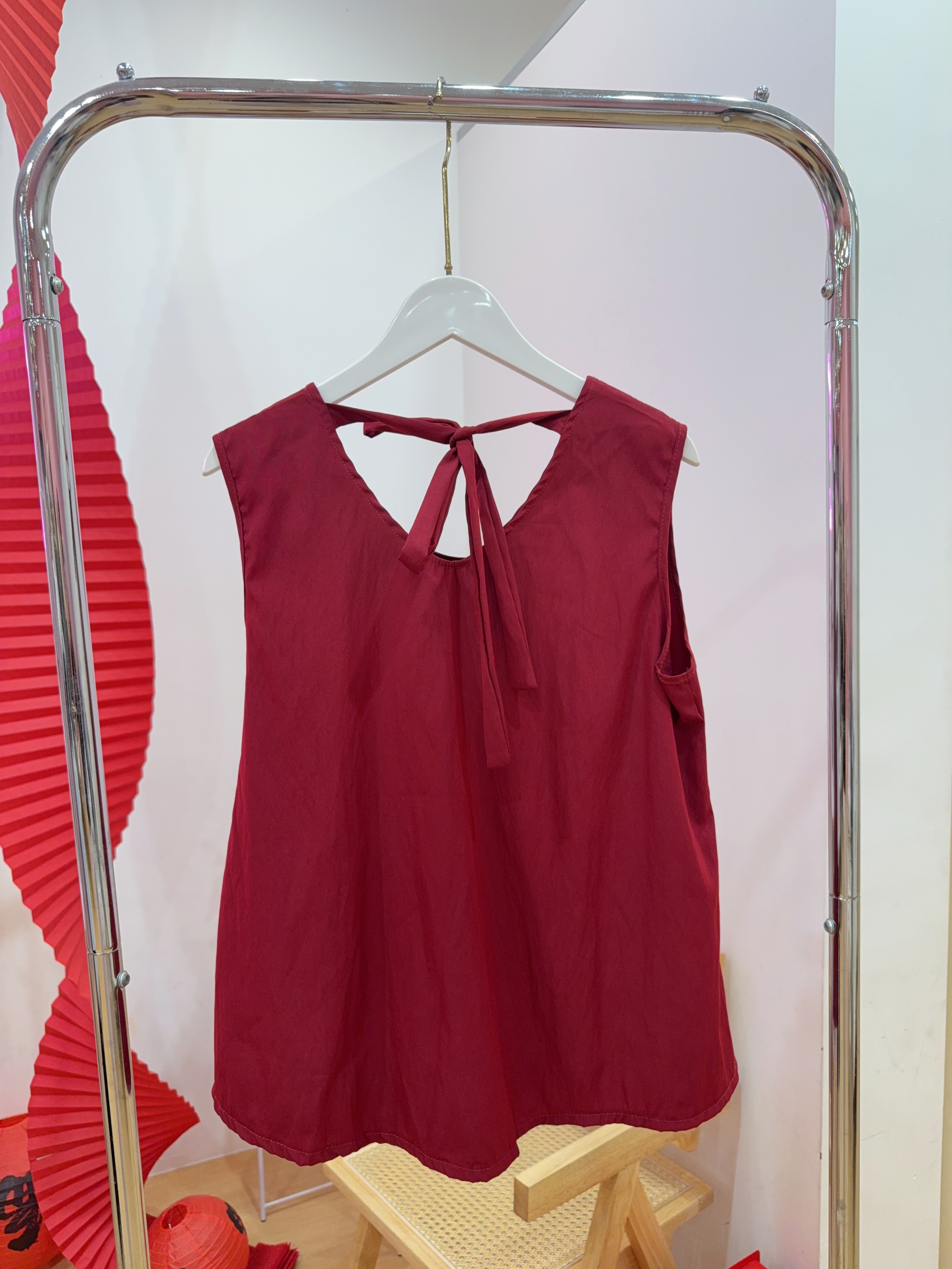 简约露背系带无袖娃娃上衣 R2950