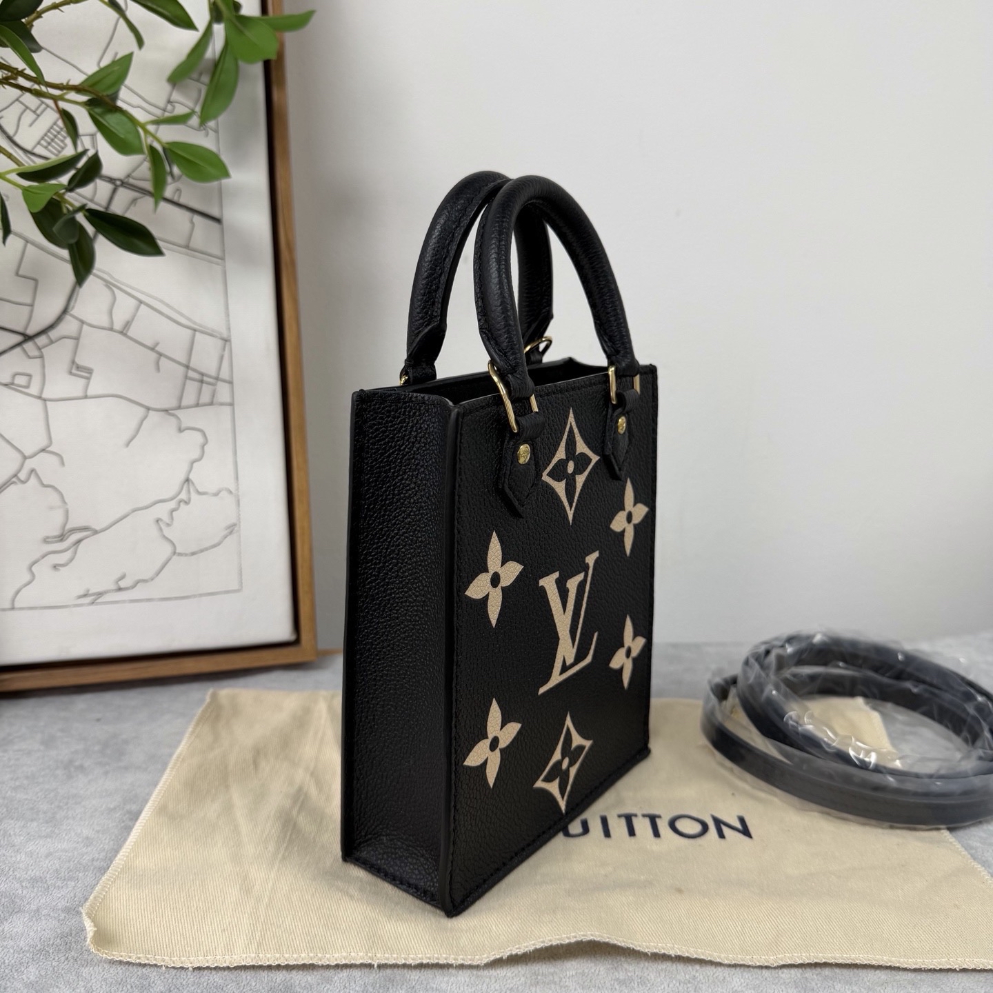 【預訂貨品】lv nano 黑白琴譜包