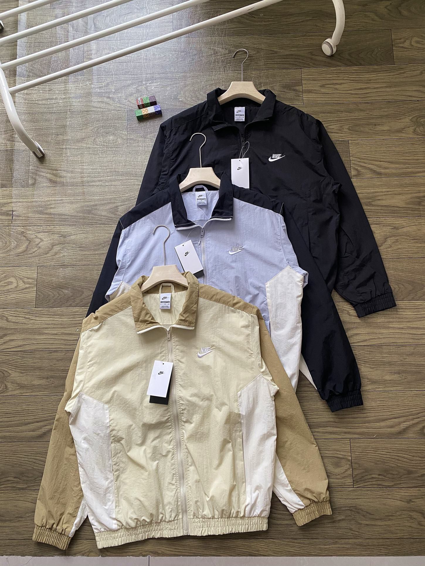 $238件。Adidas #6110