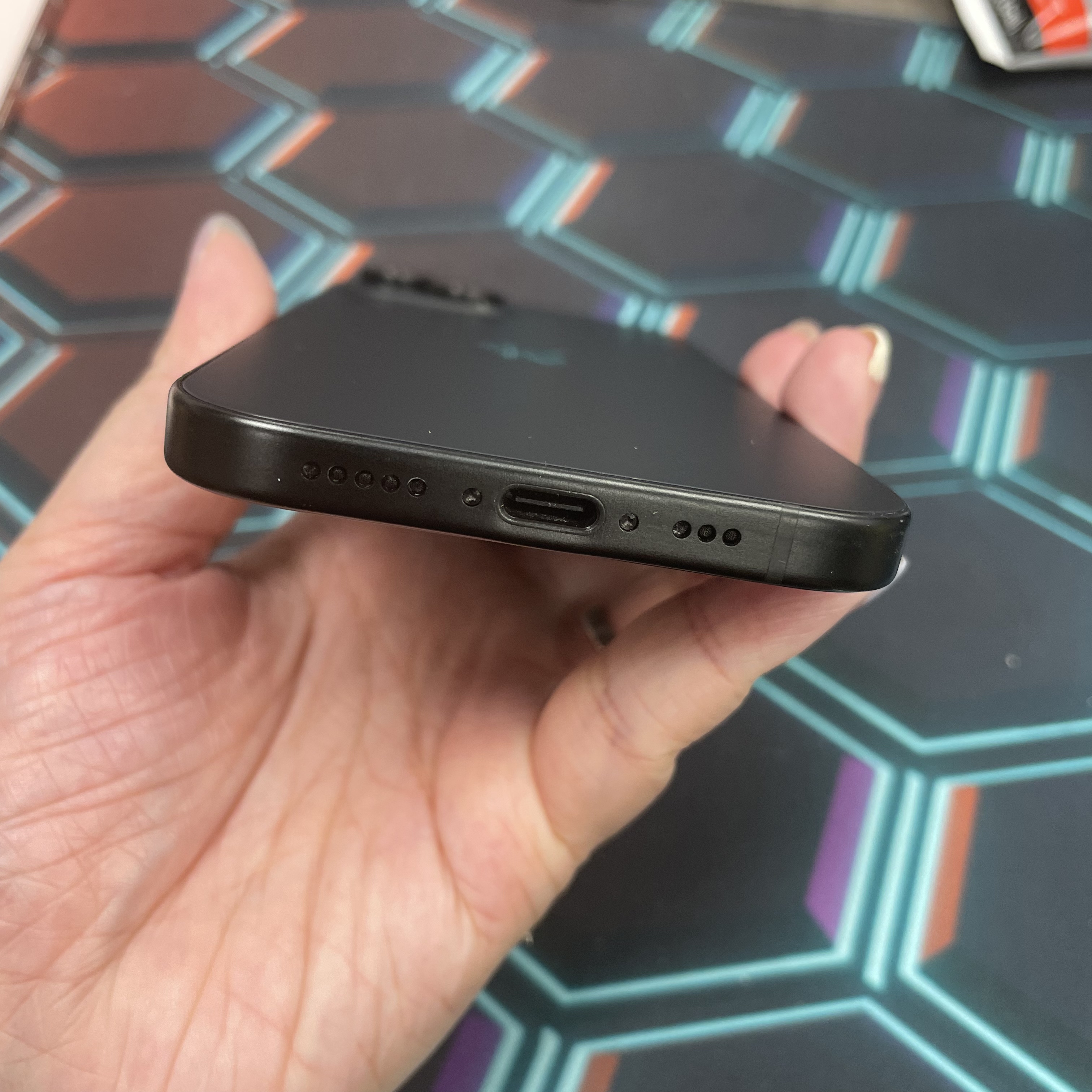 *6806 15 靚機 128GB 電86 黑色 black