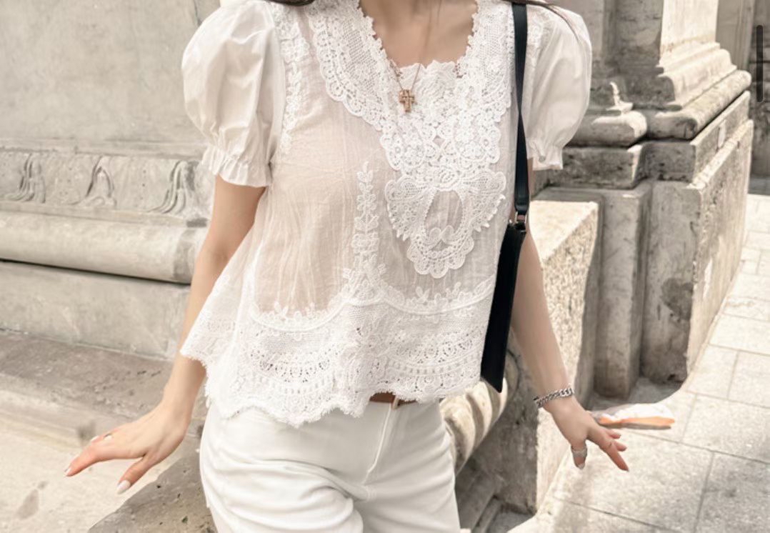 Embroidered lace blouse 