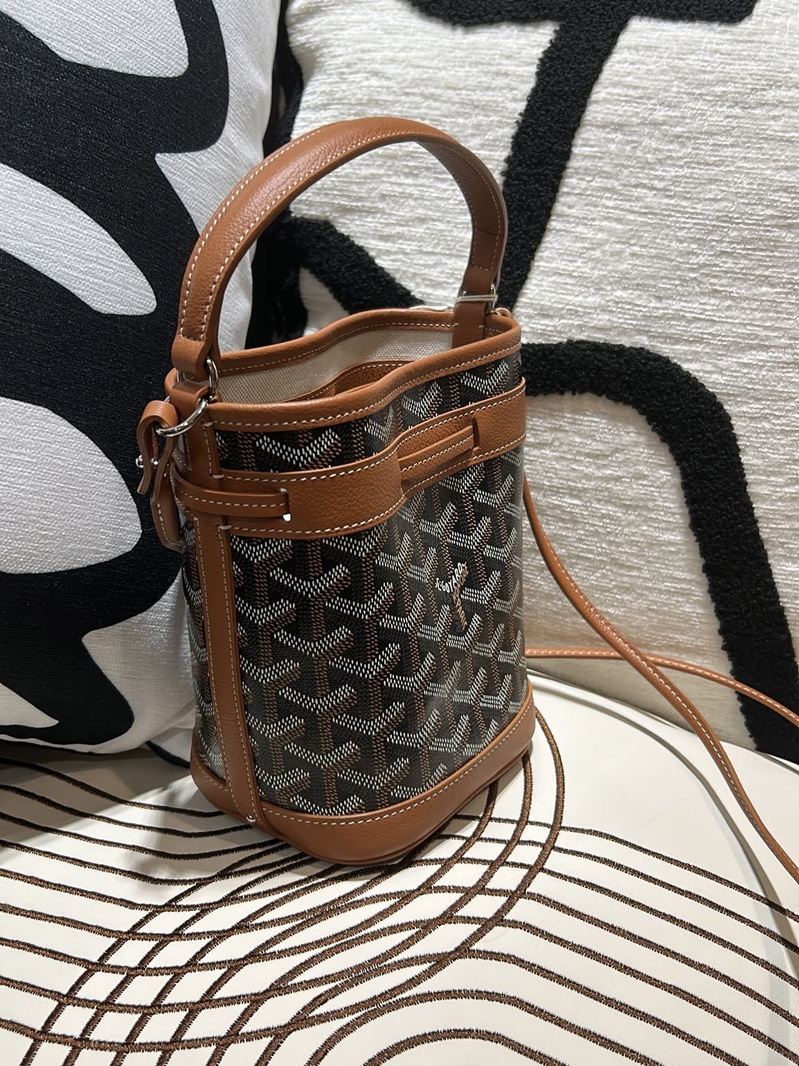 Goyard mini flot bucket bag 100%Authentic,全新未使用品  ✅收據✅dust bag✅tap