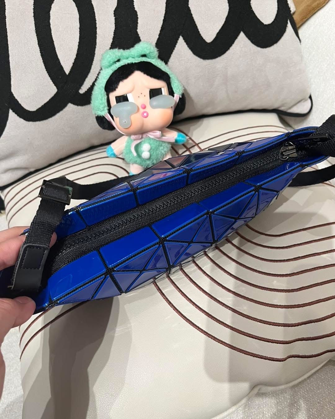 Issey miyake BaoBao crossbody Bag  100%Authentic,98%new