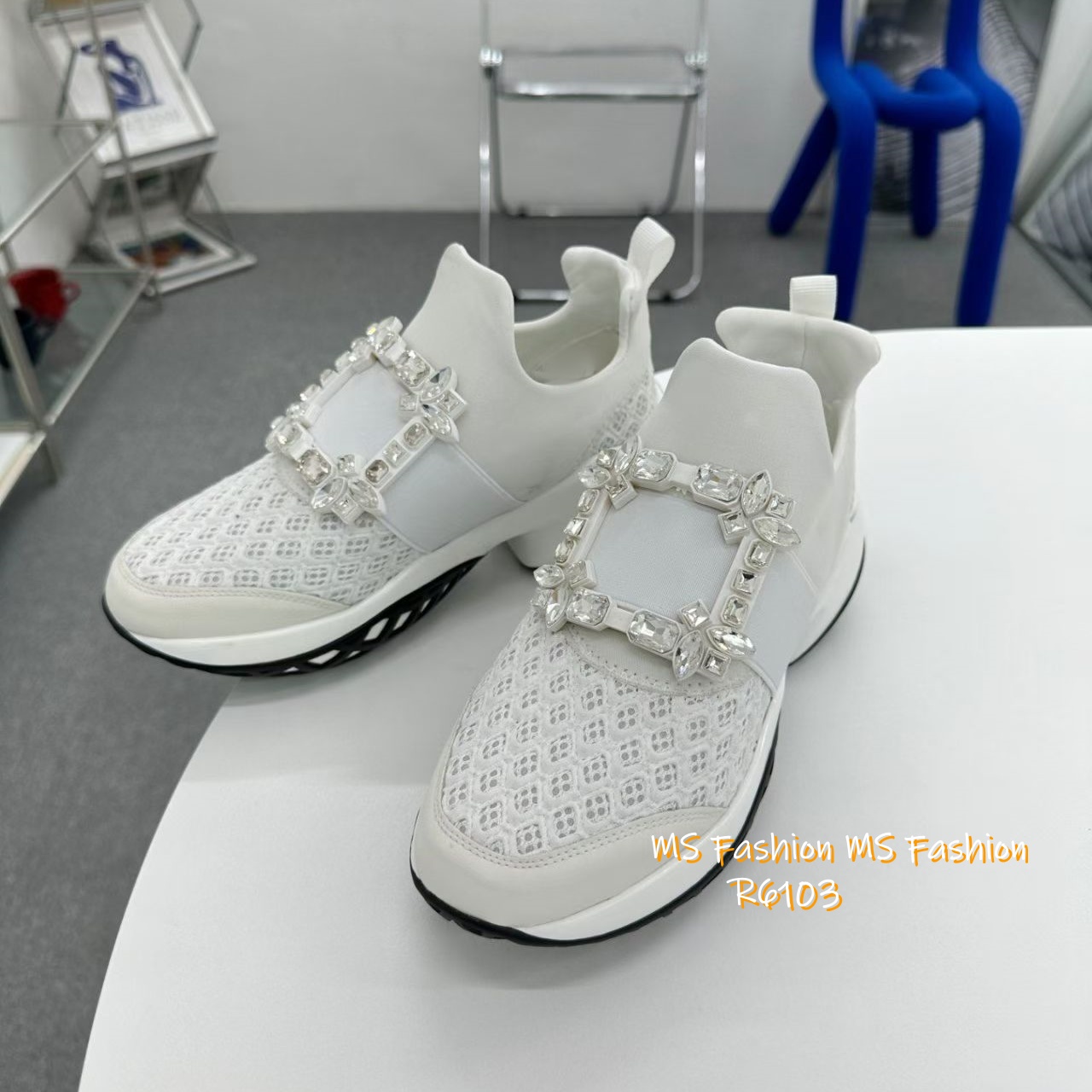 R6103 韓國🇰🇷特色閃石扣sneakers