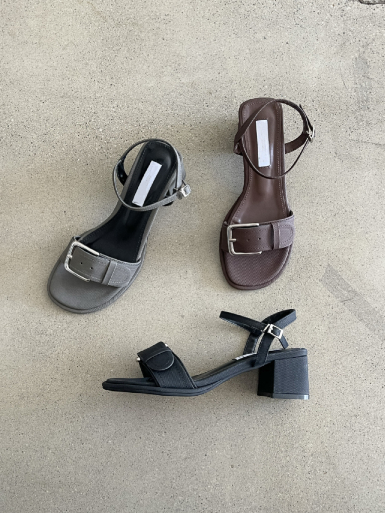 Vintage buckle heeled sandal