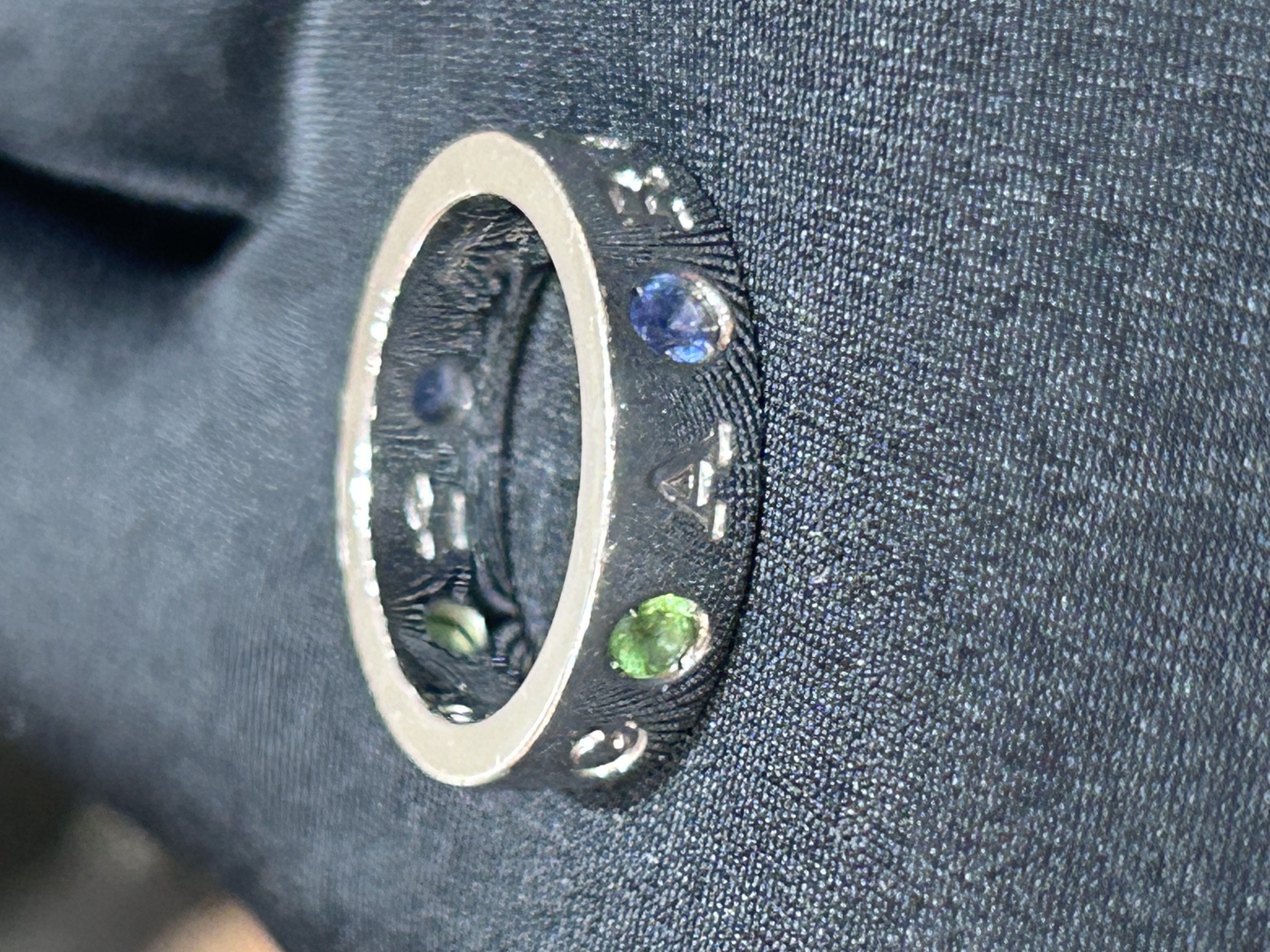 Bvlgari 18K白金戒指，镶嵌藍寶石和沙弗莱石 100%Authentic, 98%New ✅證書✅Dust bag