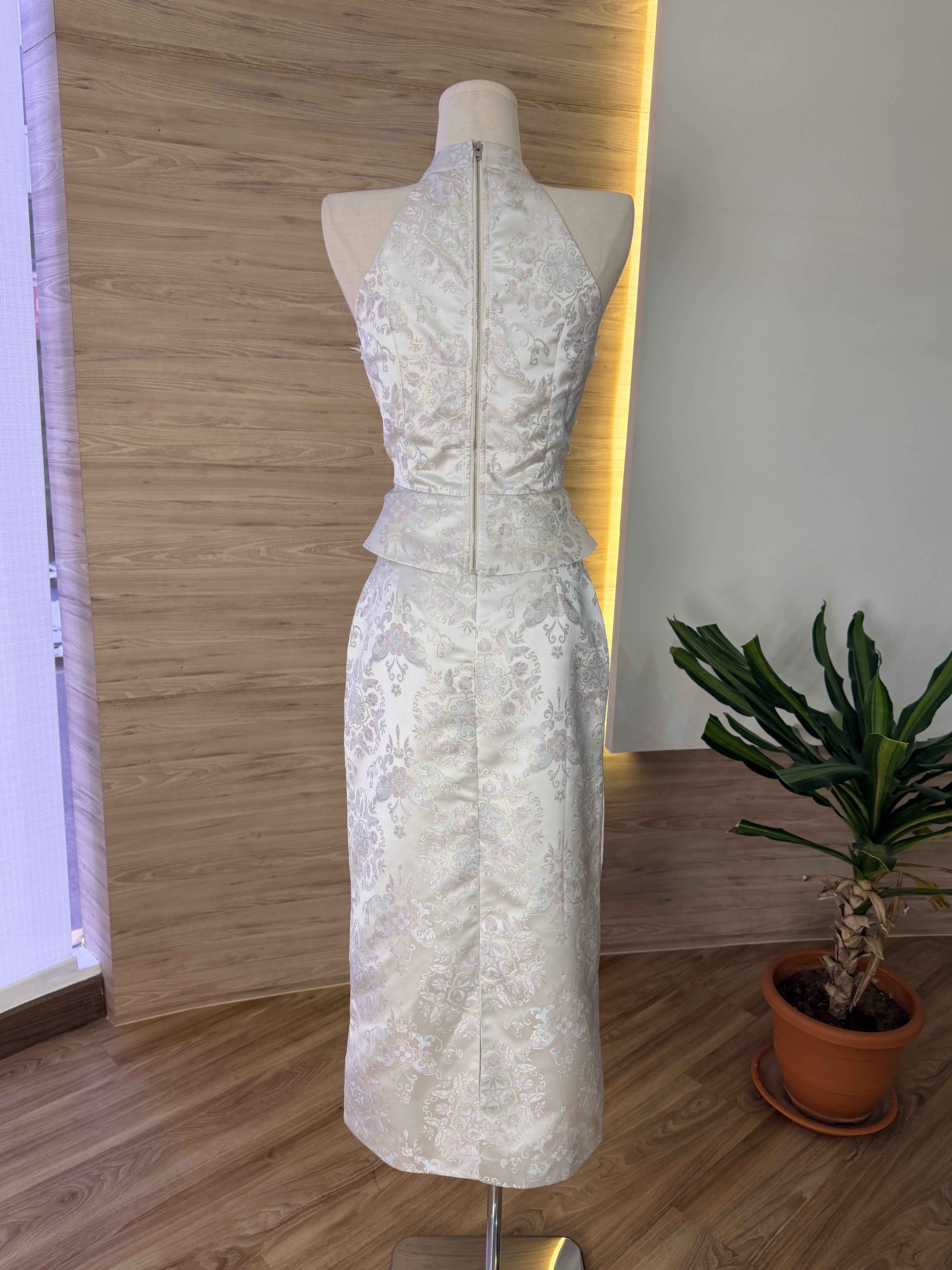 Ivory Empress Set Wear