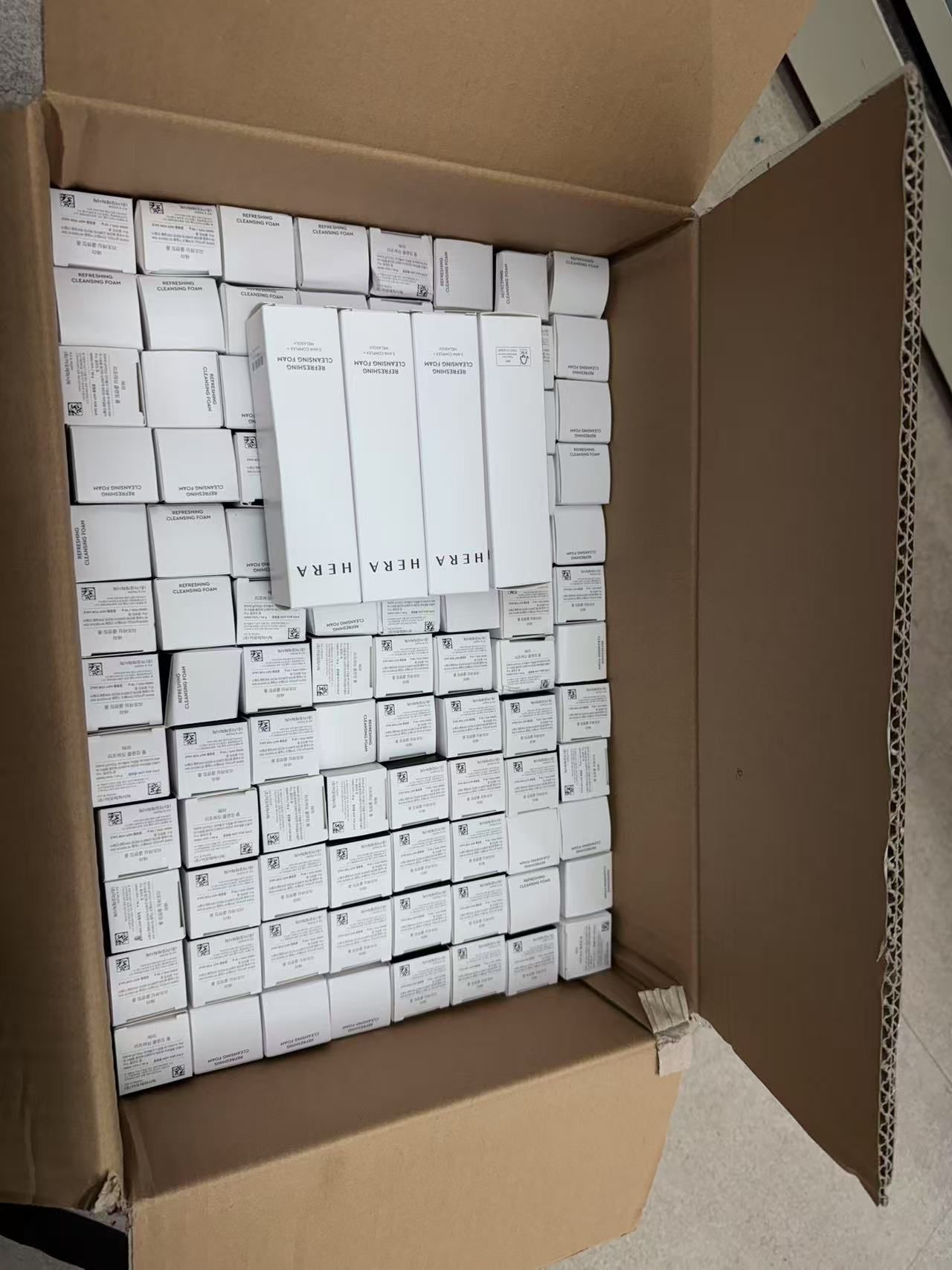 Hera美白保濕洗面奶中樣 50ml 1套2支