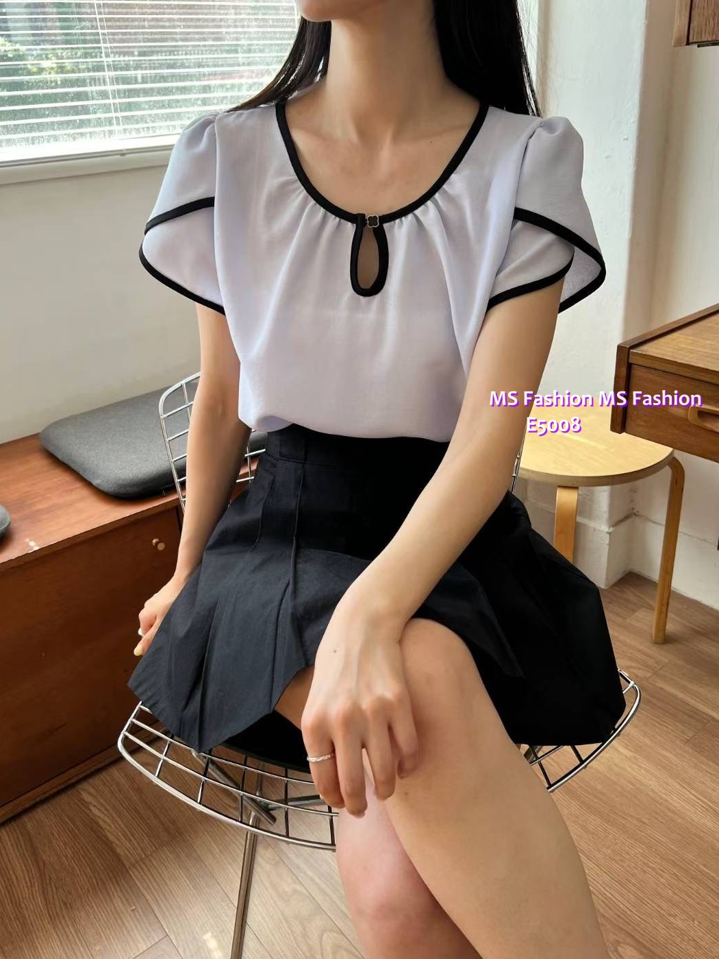 E5008 特色領拼邊top