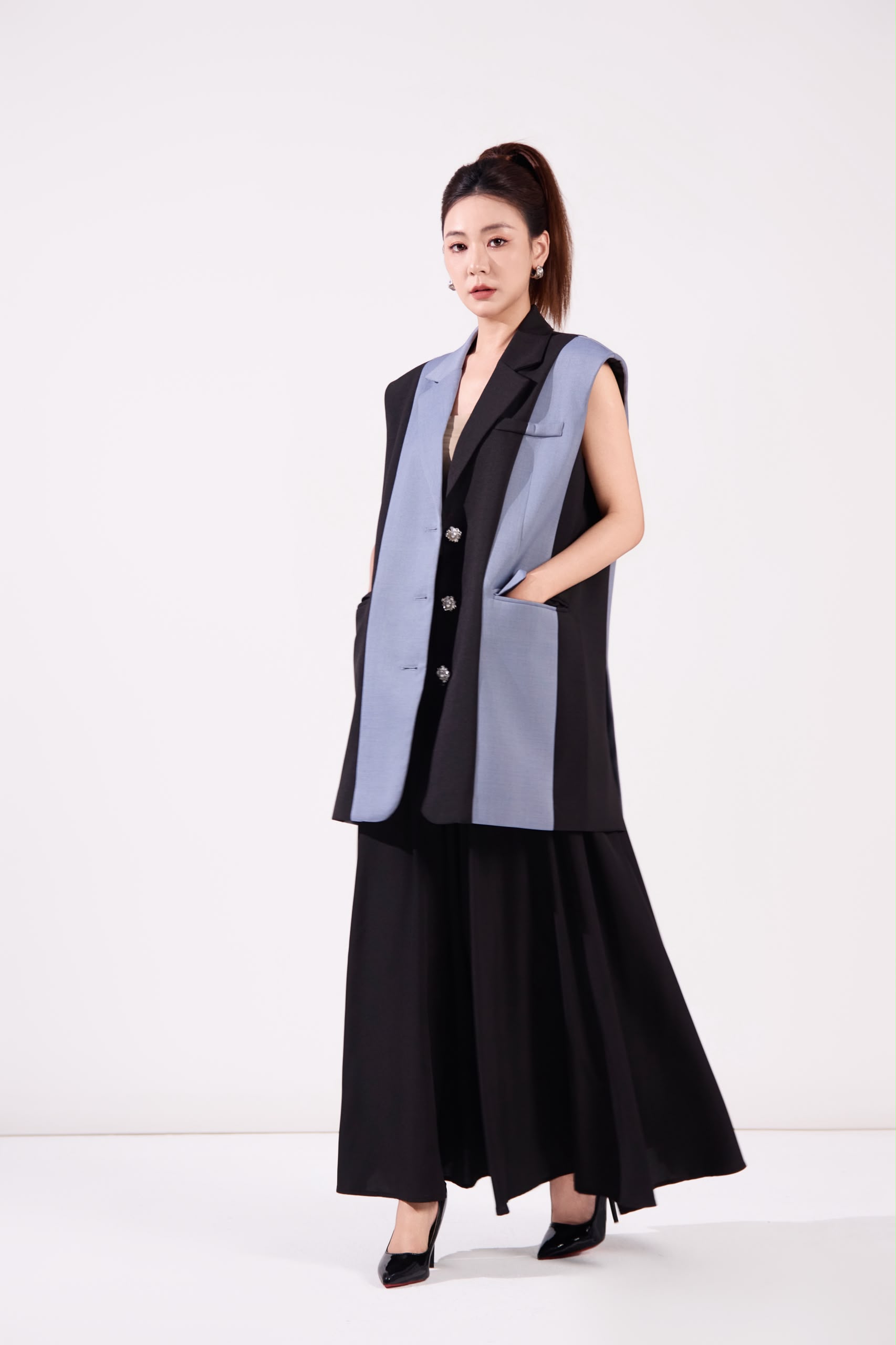 10141398 Contrast Panel Longline Sleeveless Blazer