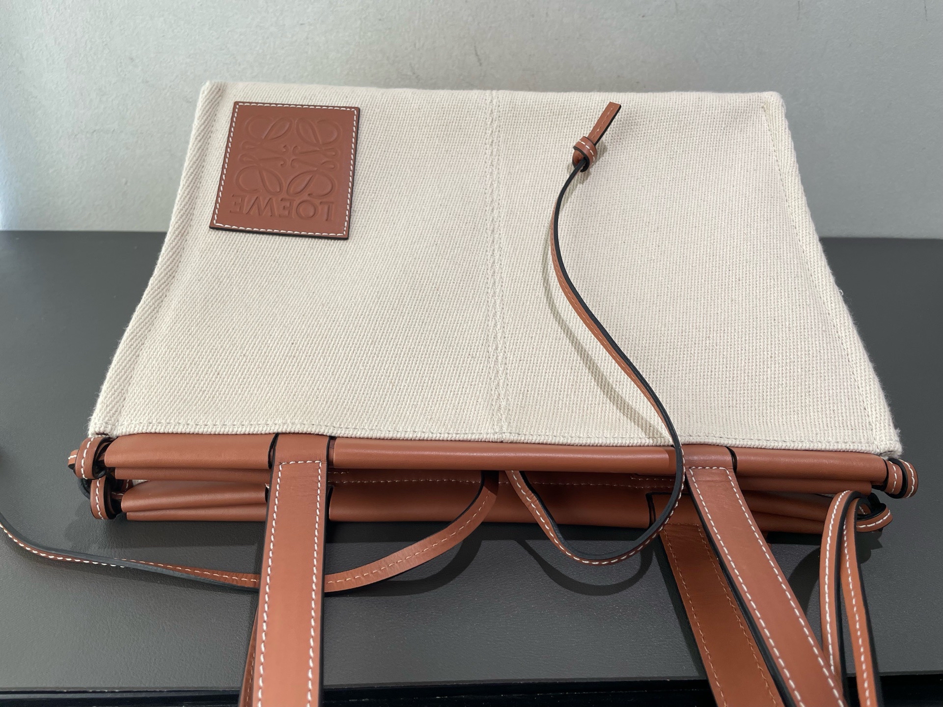 【預訂貨品】LOEWE米色帆布拼焦糖牛皮tote