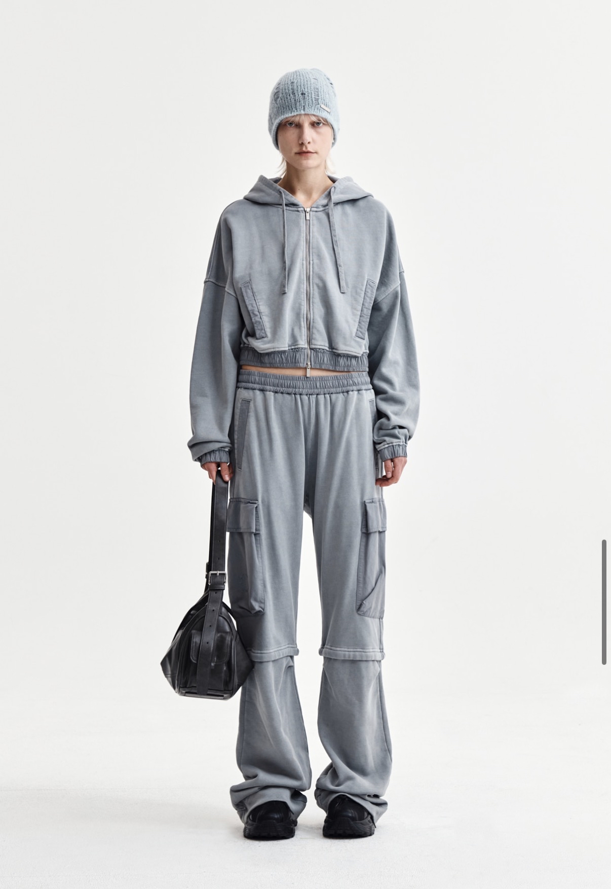 MATIN KIM特價場 PIGMENT DYED CARGO PANTS FOR WOMEN IN LIGHT GREY