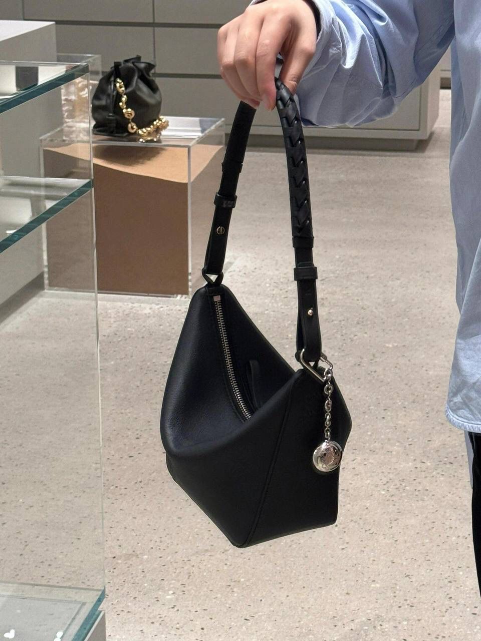 Loewe 罗意威 Squeeze 手袋系列