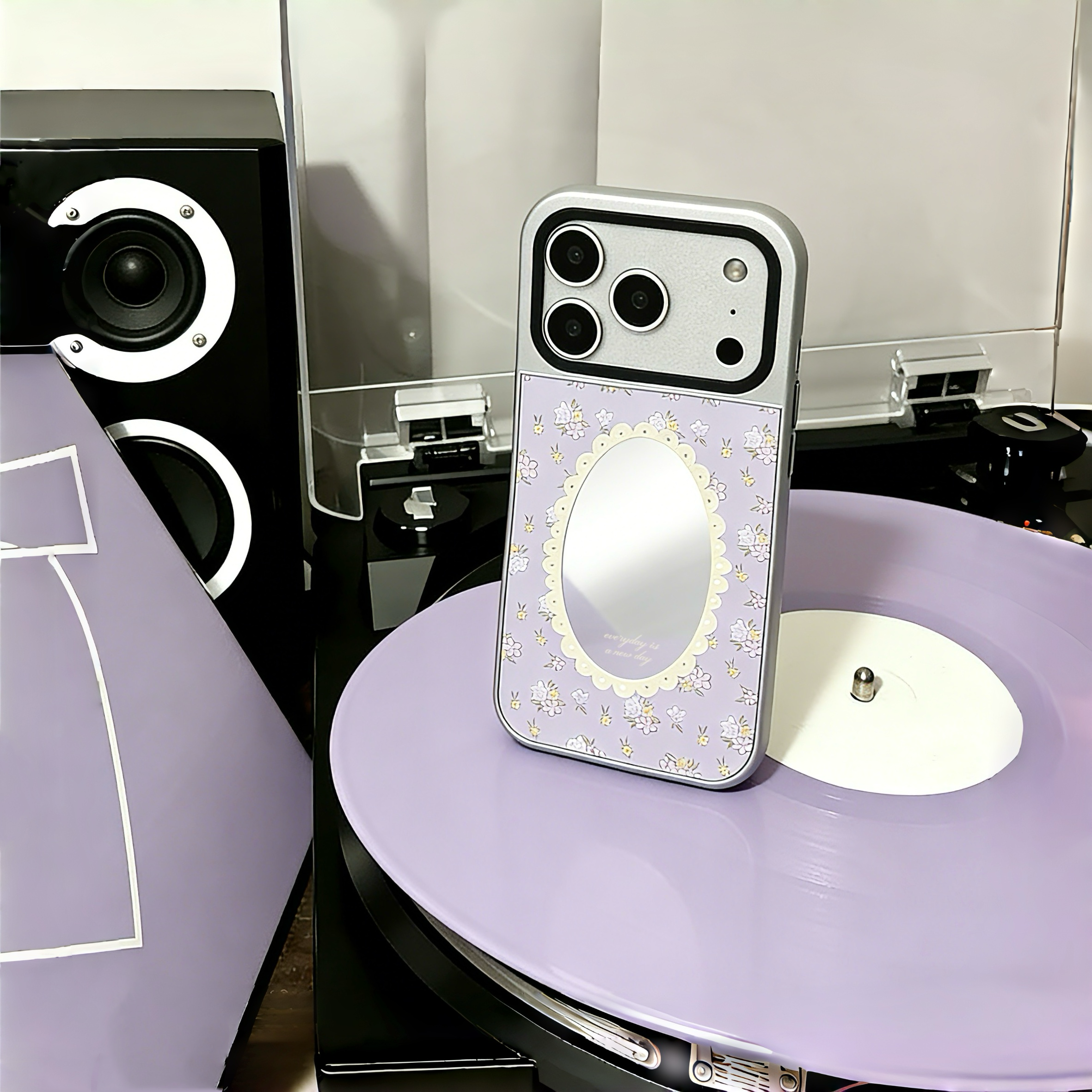 【Summer Petal Whisper *MilkyPurple*】銀框鏡面MagSafe iPhone Case