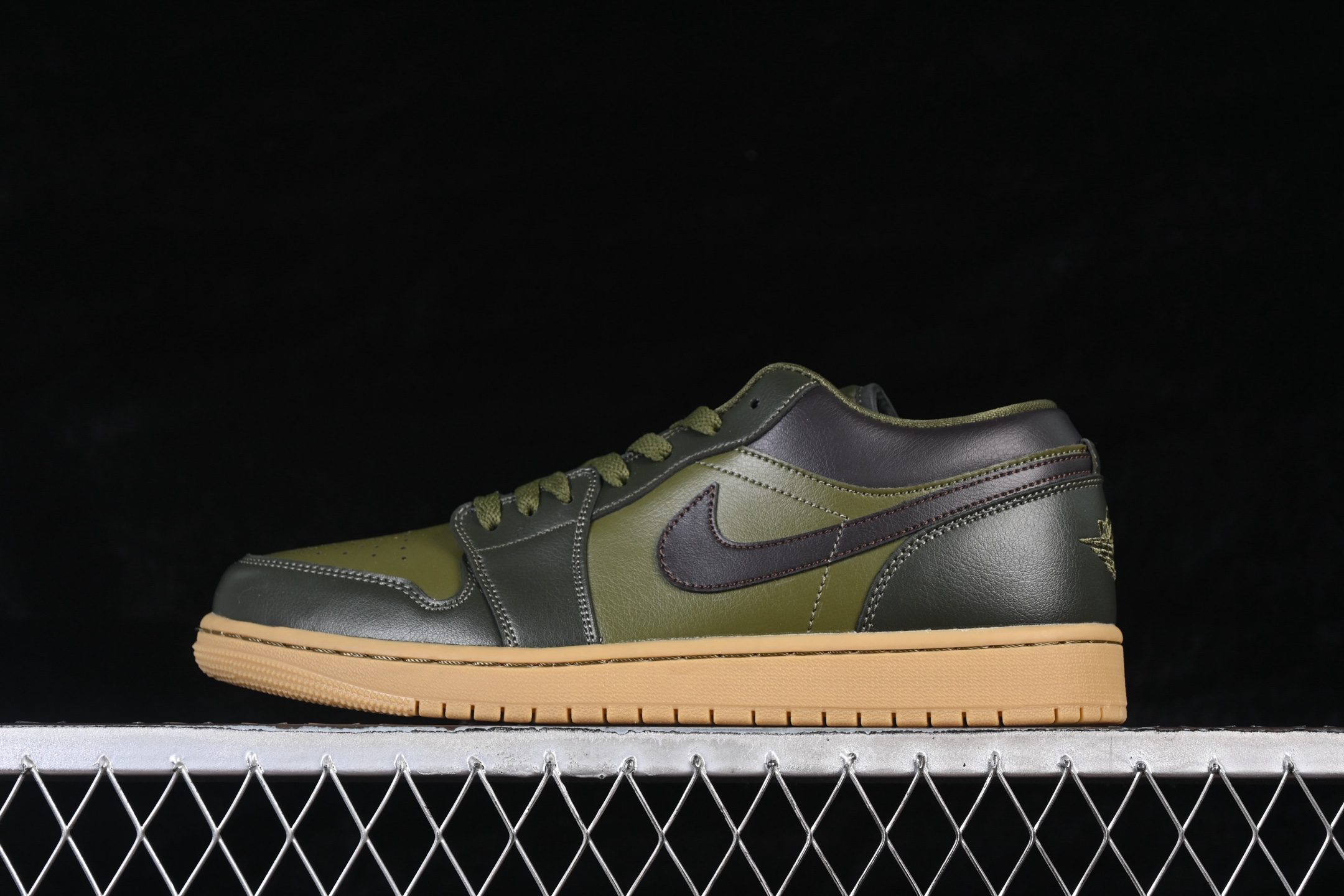 Nike Air Jordan 1 Low SE IR0840-325