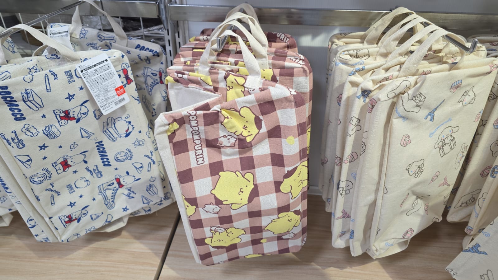 sanrio 收納 38cm x 26cm x 13cm