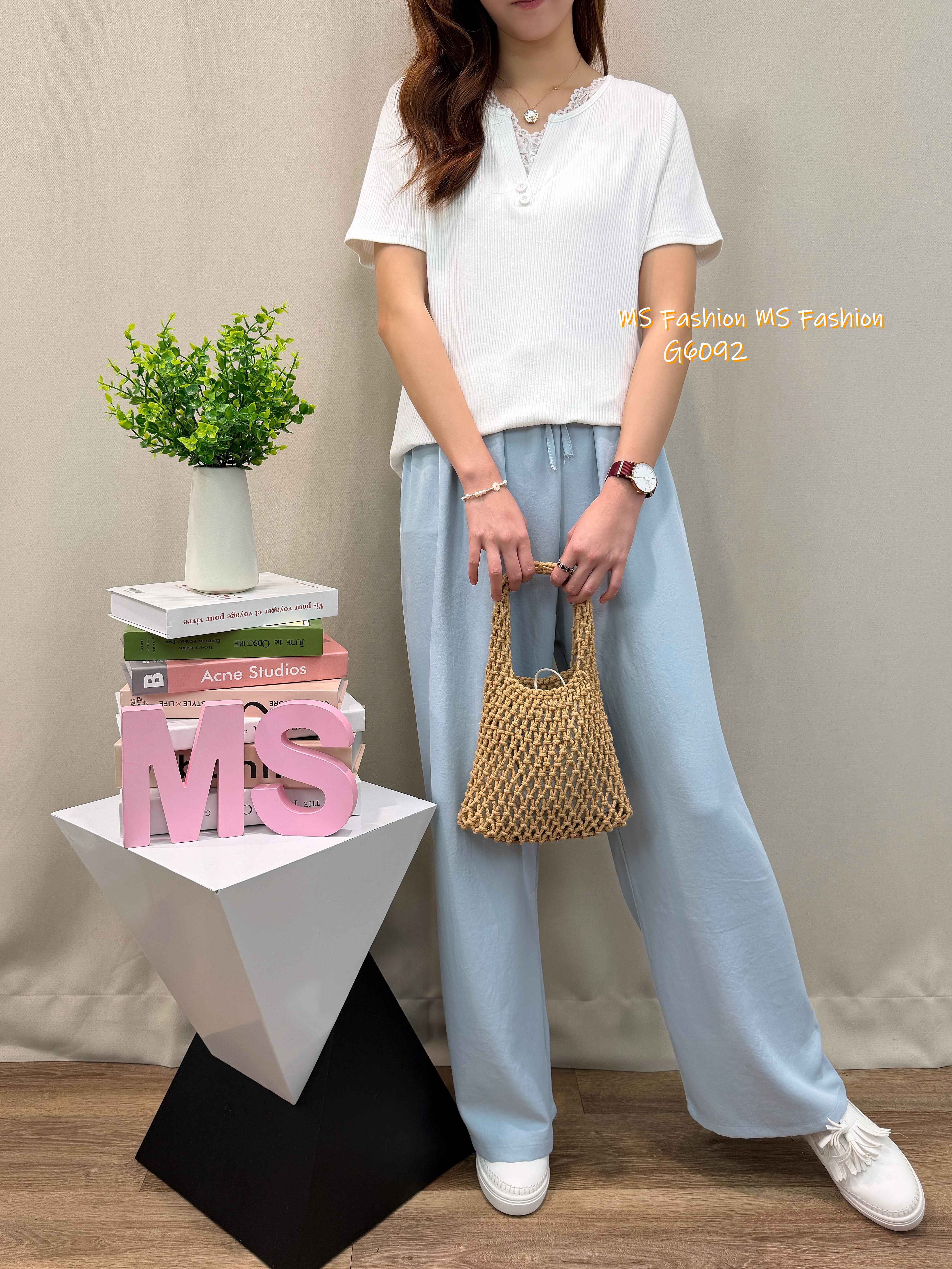 G6092 韓國🇰🇷直紋V領拼lace top