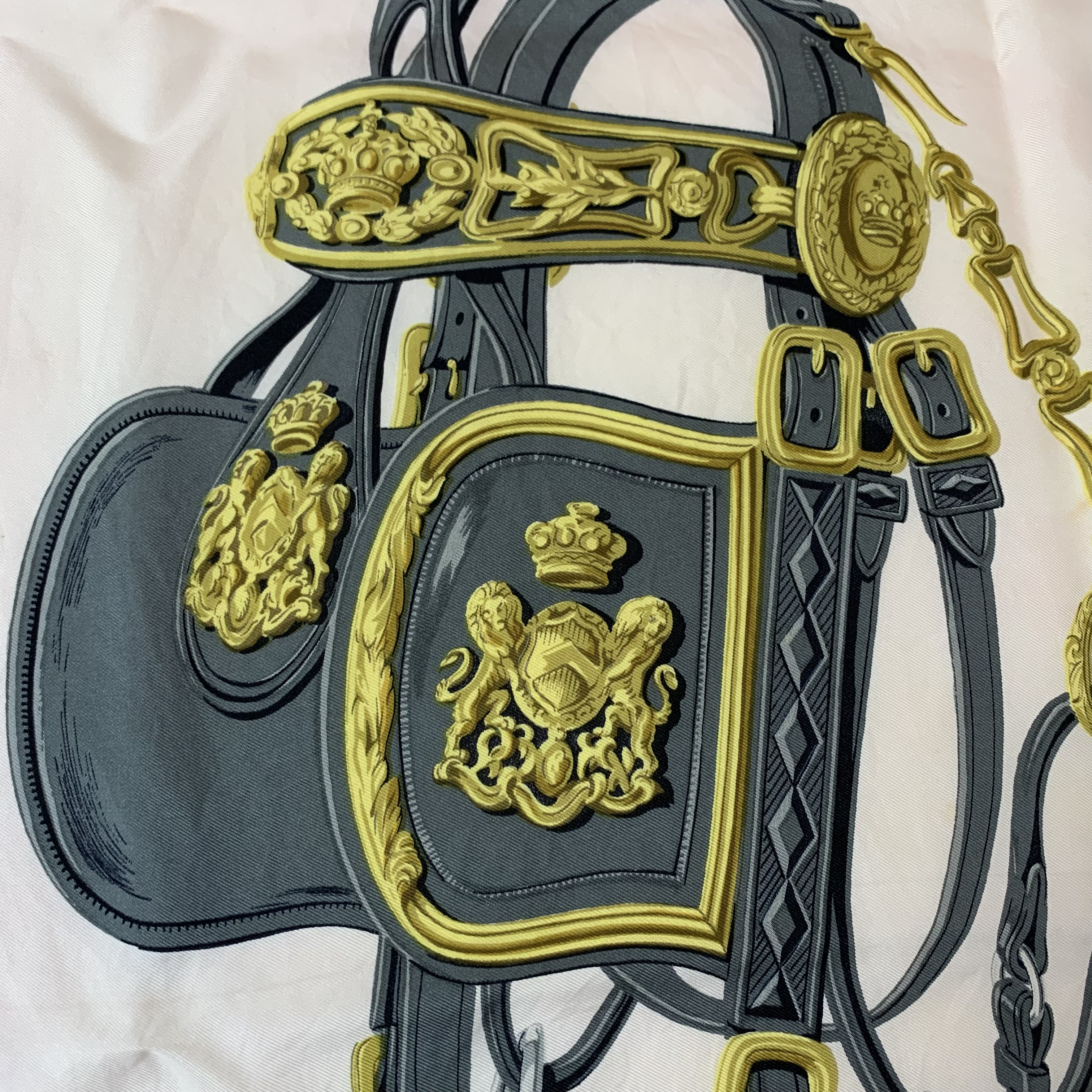 ✨Hermes婚禮金色馬車twilly Hermes Vintage Hermes Carre 90 “Brides de Gala” in Red Silk Scarf
