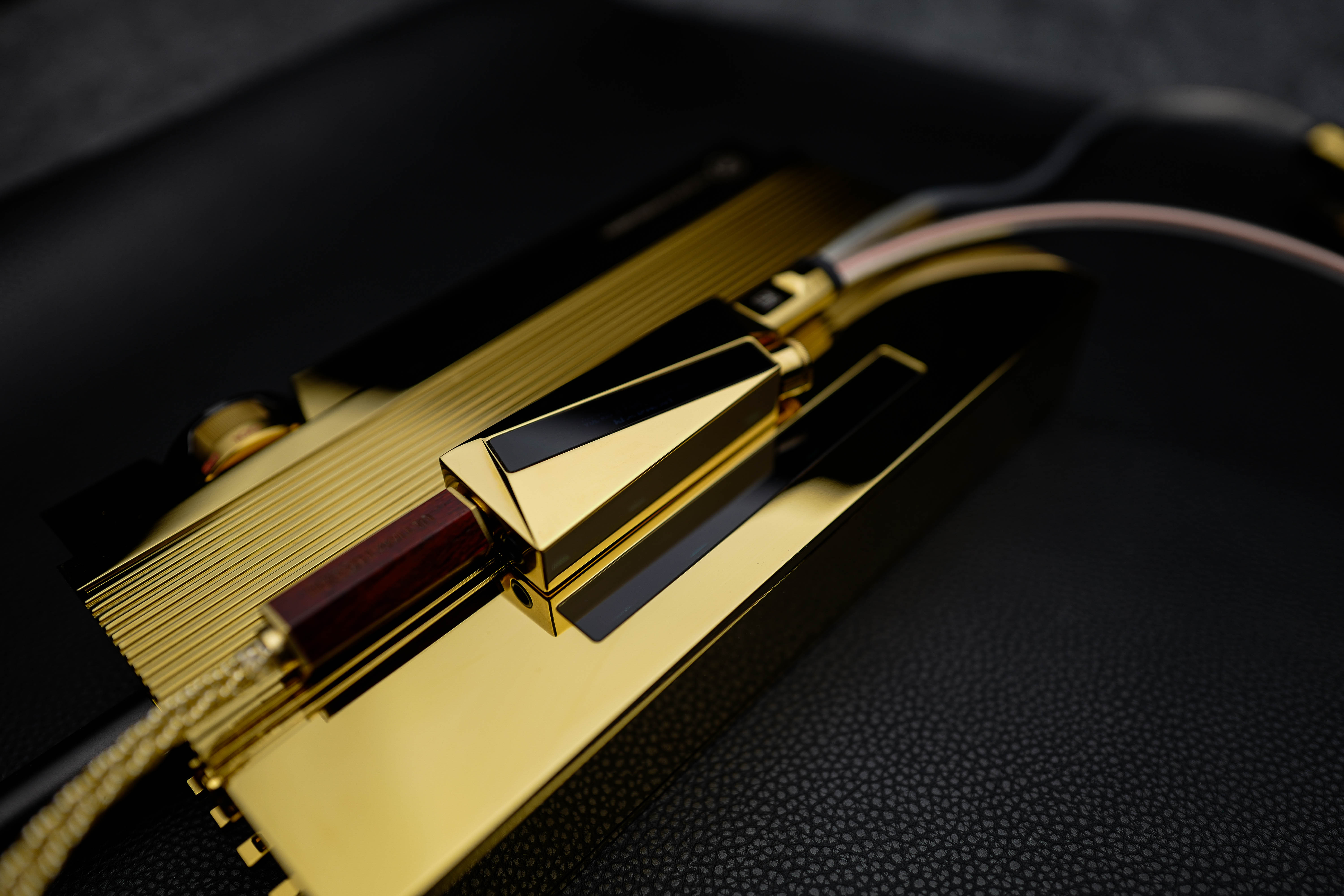 LUXURY & PRECISION萌音小金磚 ~ W4 ACG鏡面銅版 (限量499台) + WY1鏡面銅特挑版