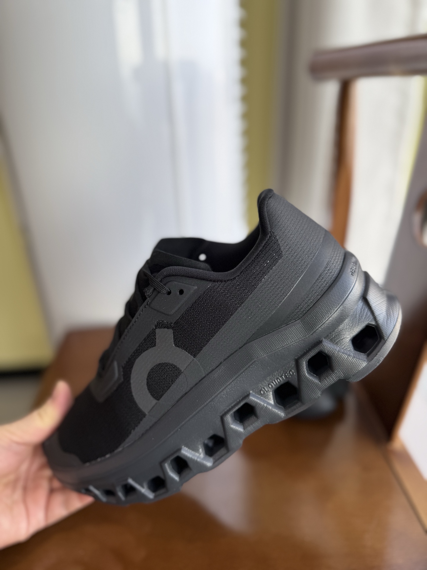 On Cloudmonster Void