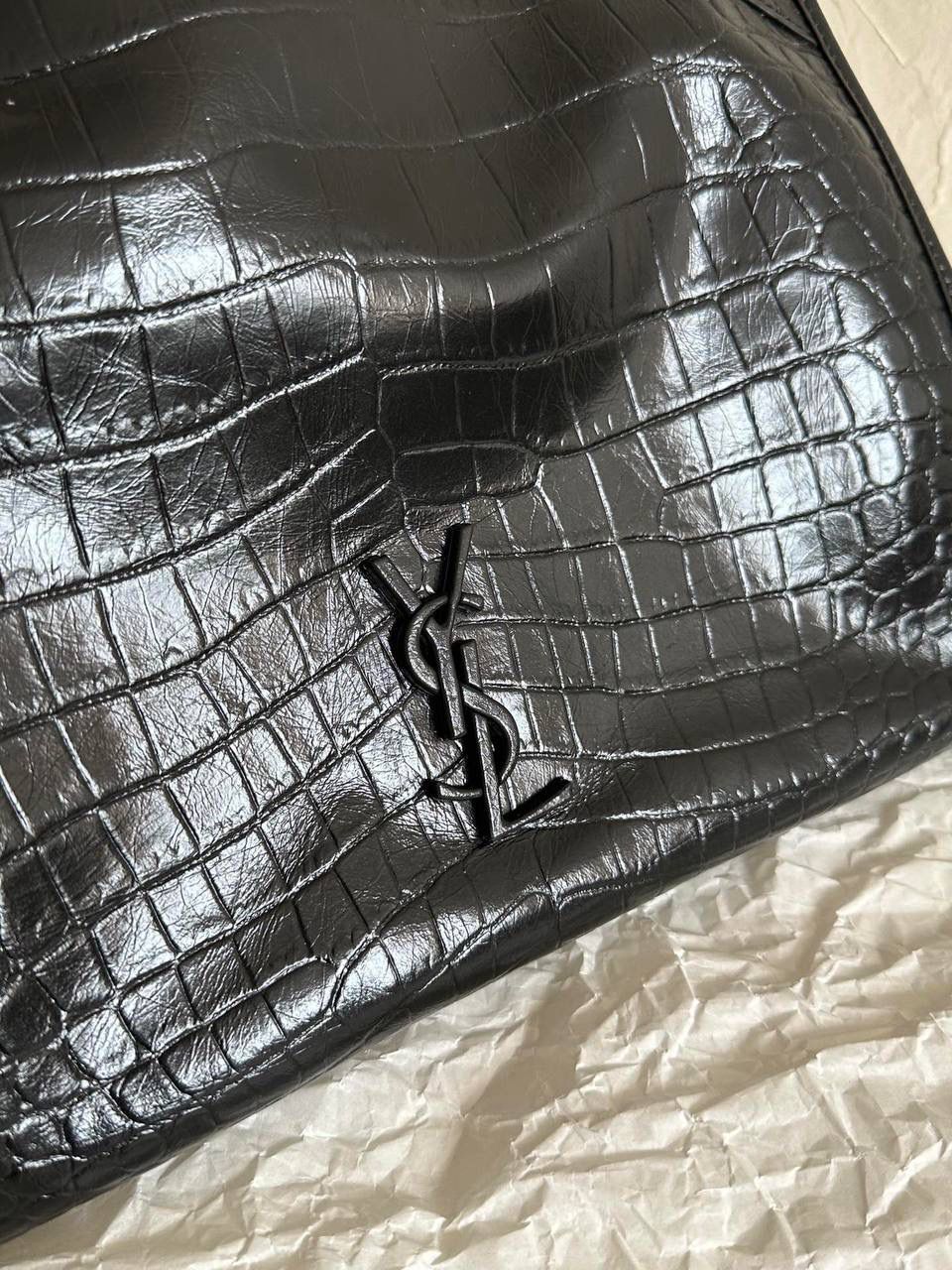 Saint Laurent 黑色鳄鱼纹压花皮革购物袋