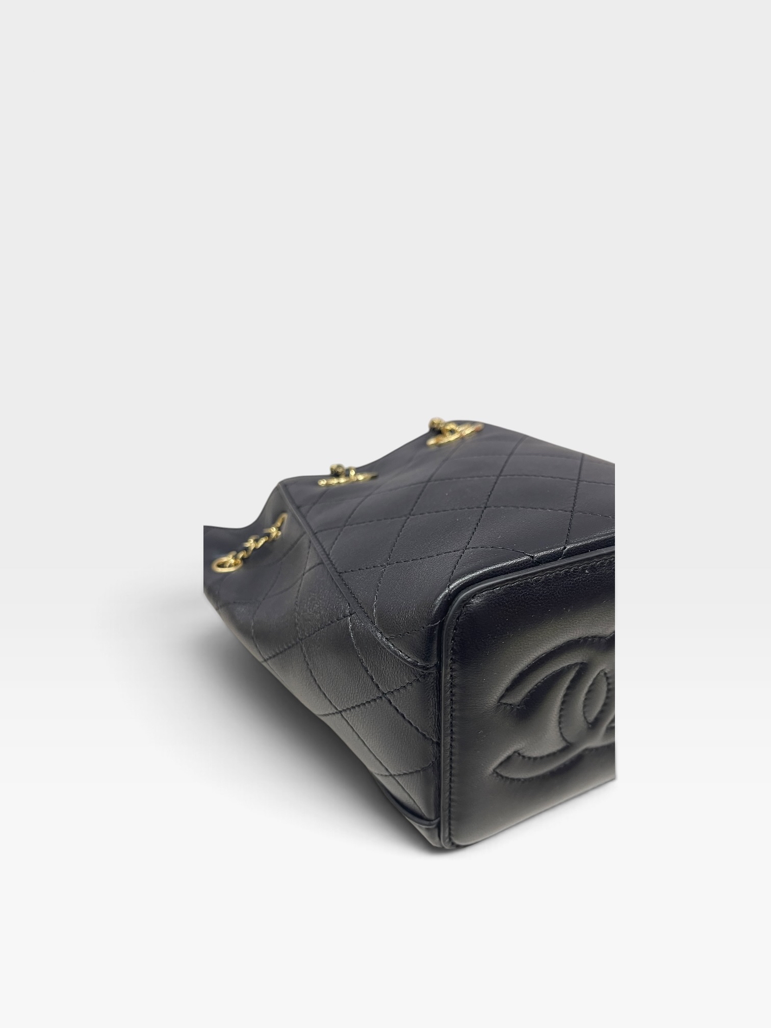Pre-Owned CHANEL Bucket Bag / Product Code: 102912