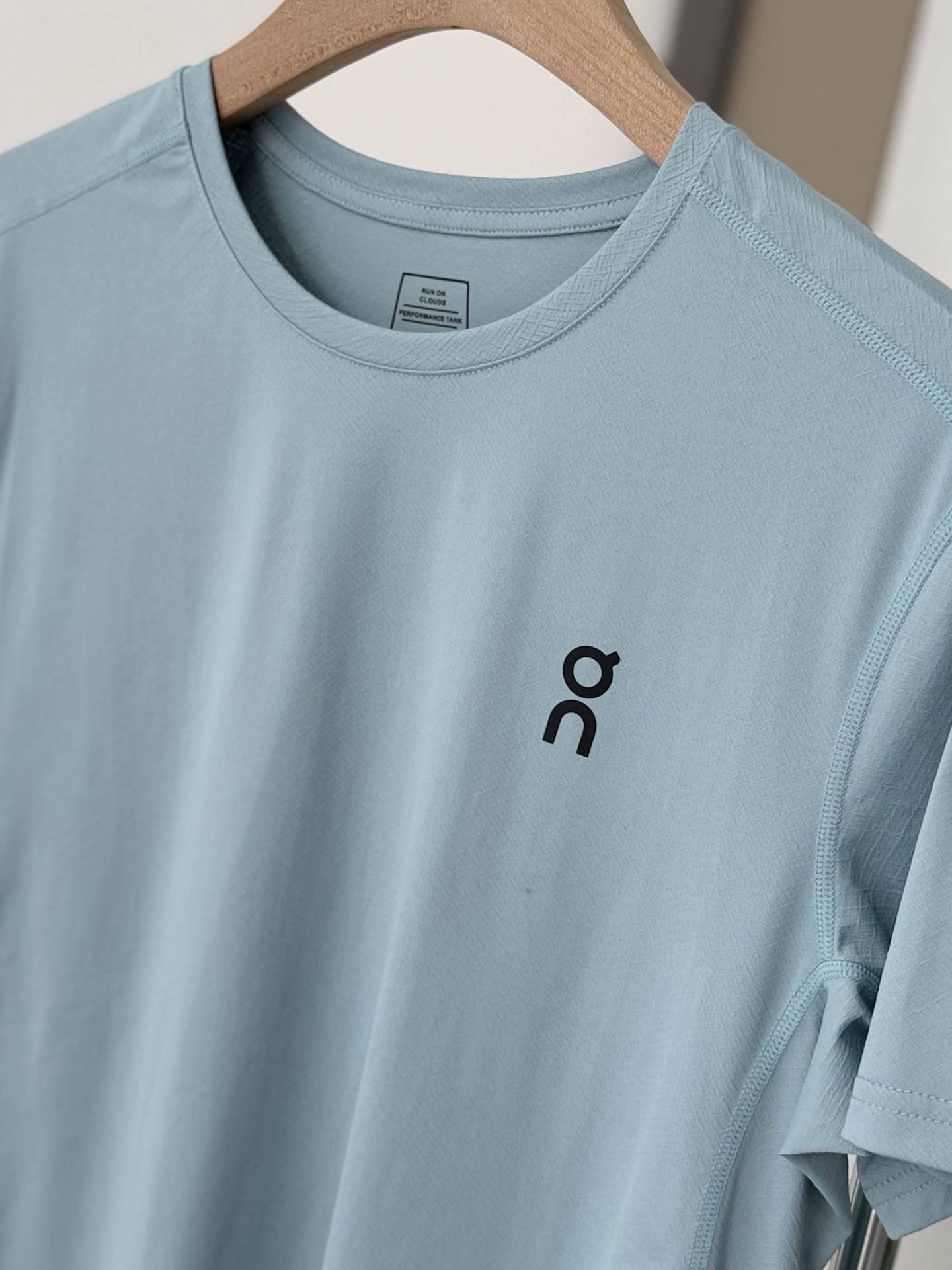 $168件。2件起$158件。🏃‍♂️6色選擇【On 昂 Club-T 高彈速乾T恤】✨運動＋日常兩用｜夏天必備✨